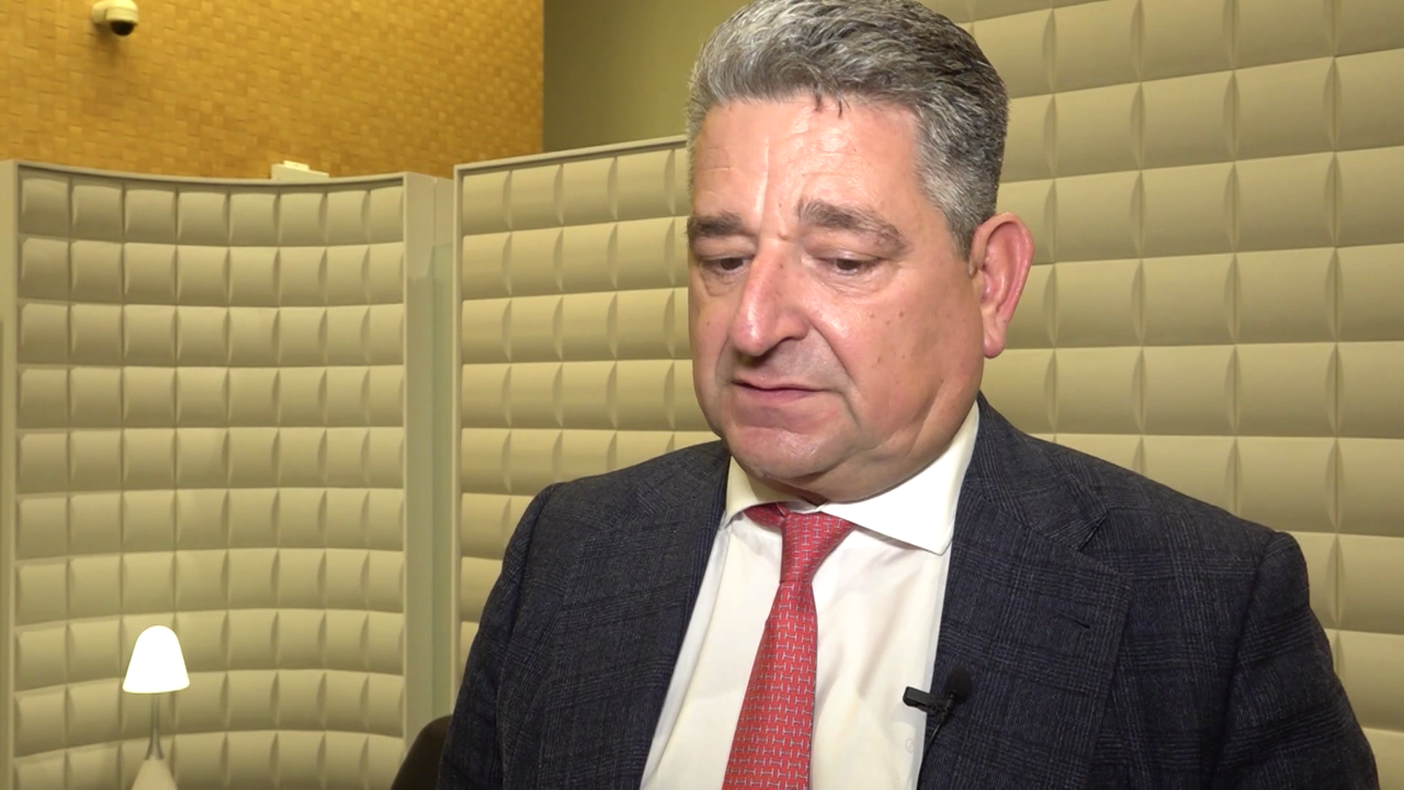 Video: López bis 2031 Thyssenkrupp-Chef: Umbau und Unsicherheit