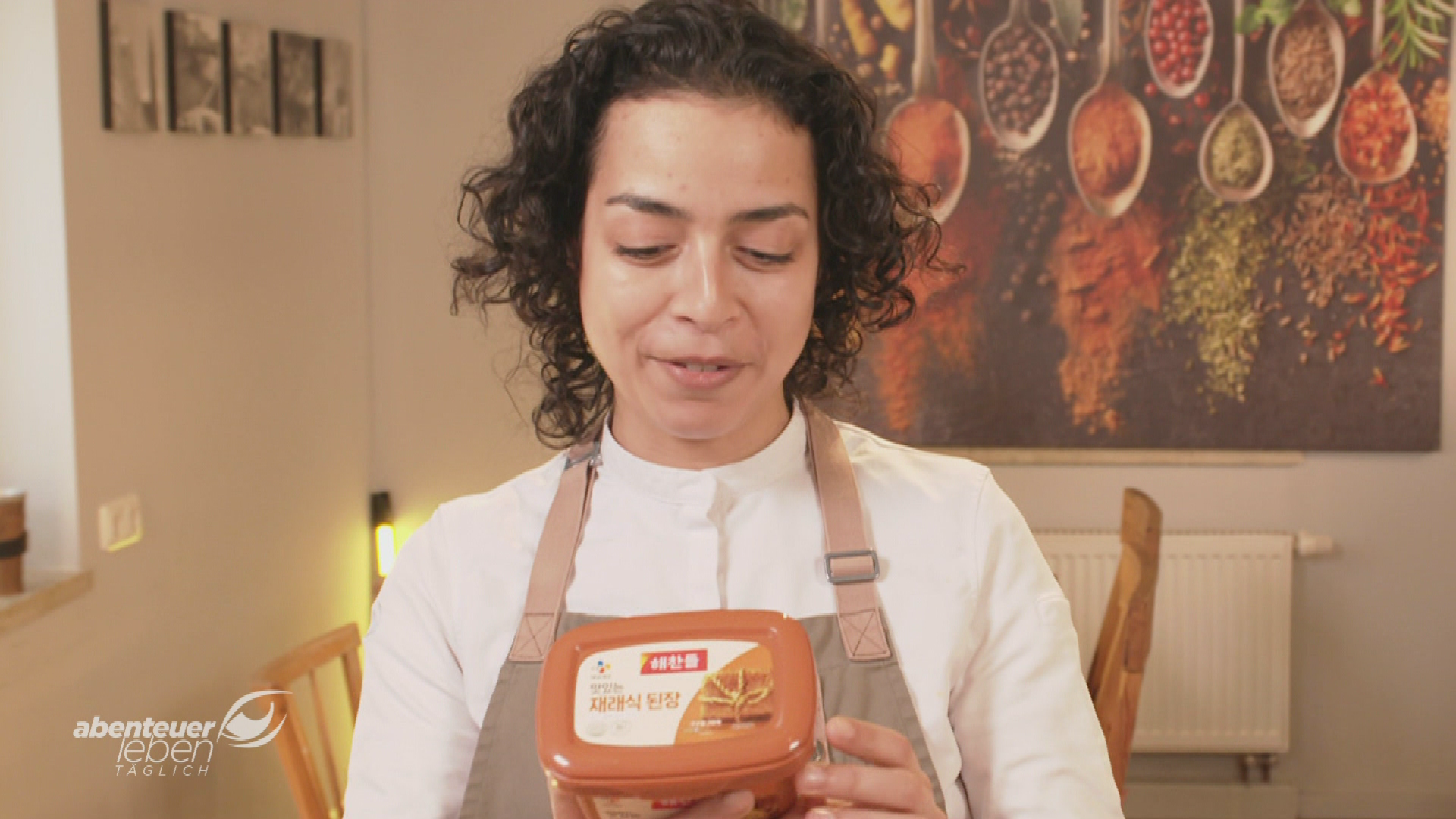 Cook Anastasia cooks blind with canned food from around the world