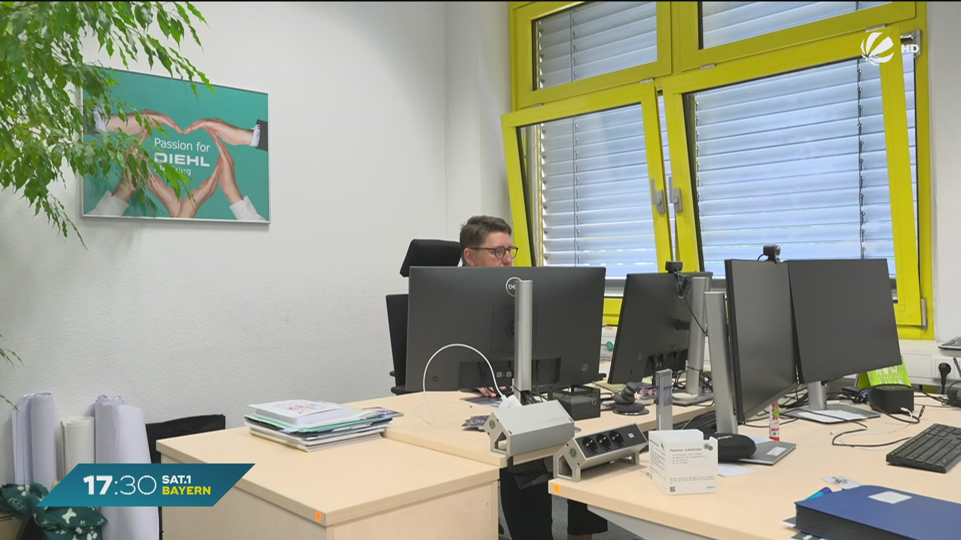 Video: Allein unter Männern? Wie Bayerns Industrie Frauen in Chefetagen fördert