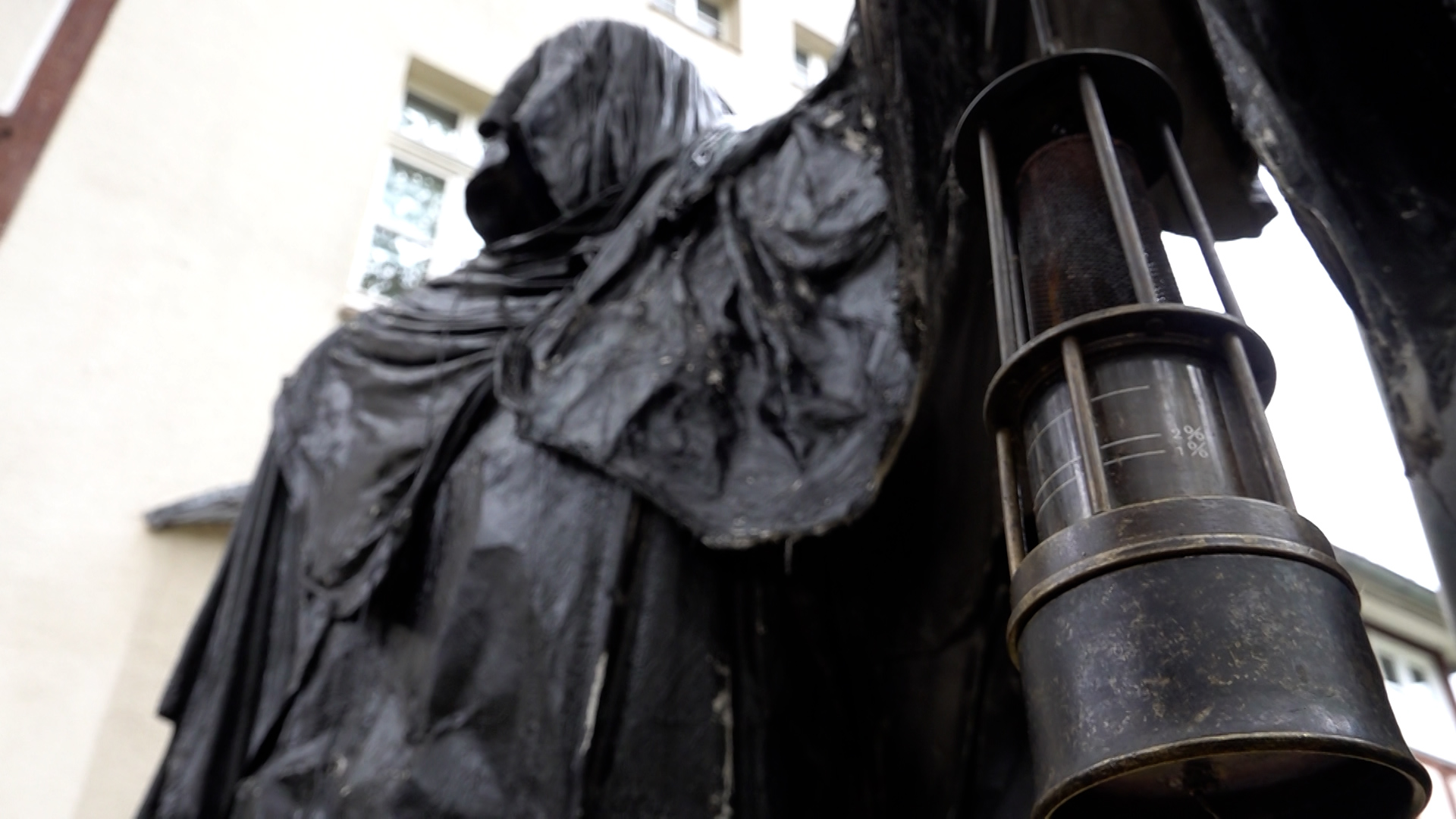 Video: Halloween-Deko bleibt in Herne erhalten