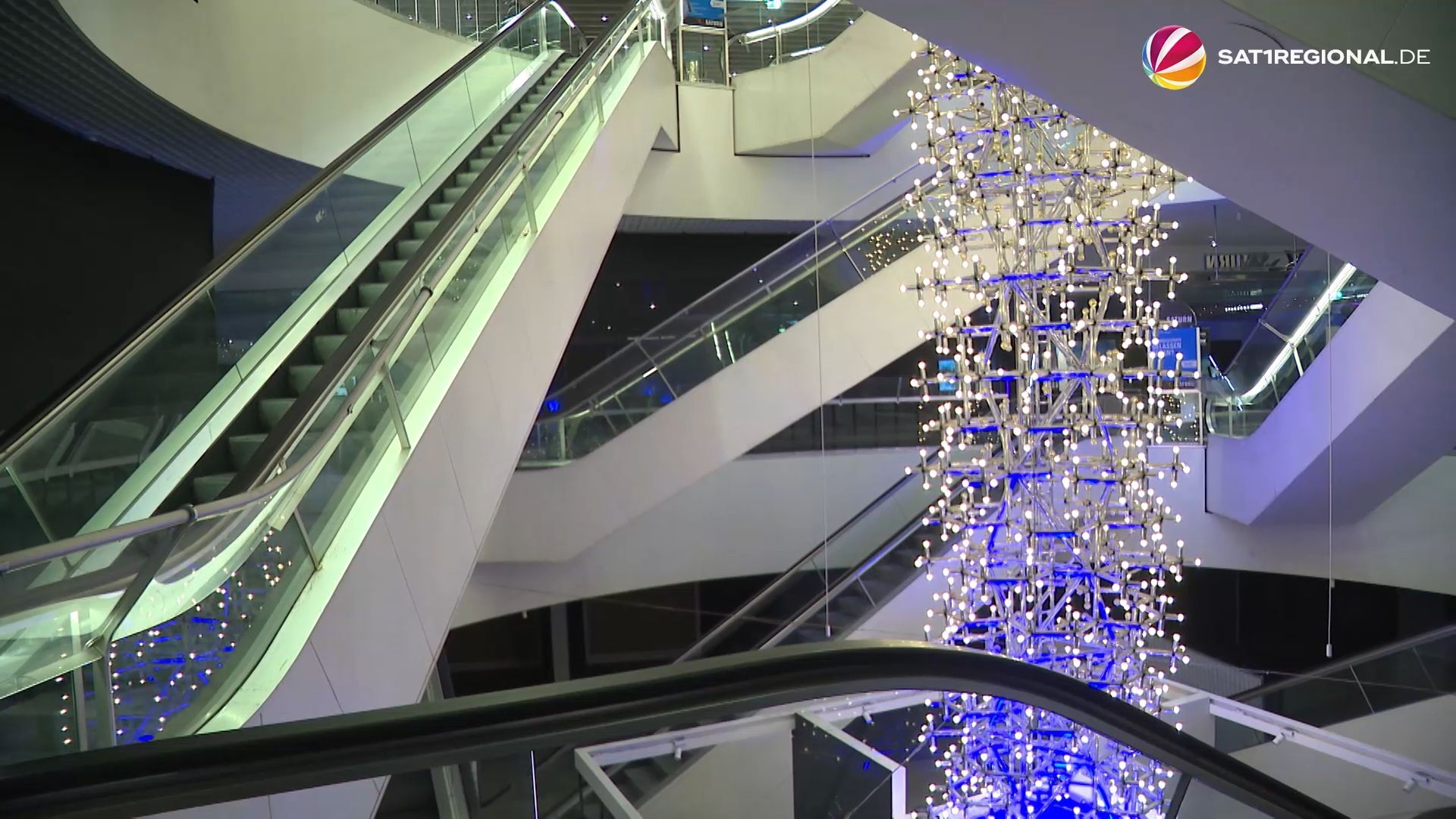 Video: Ehemaliges Kaufhof-Gebäude in Bremen soll abgerissen werden