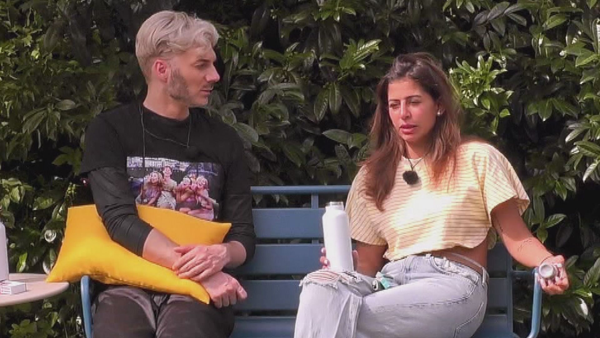 Sam reveals to Eva that he has revealed her affair!