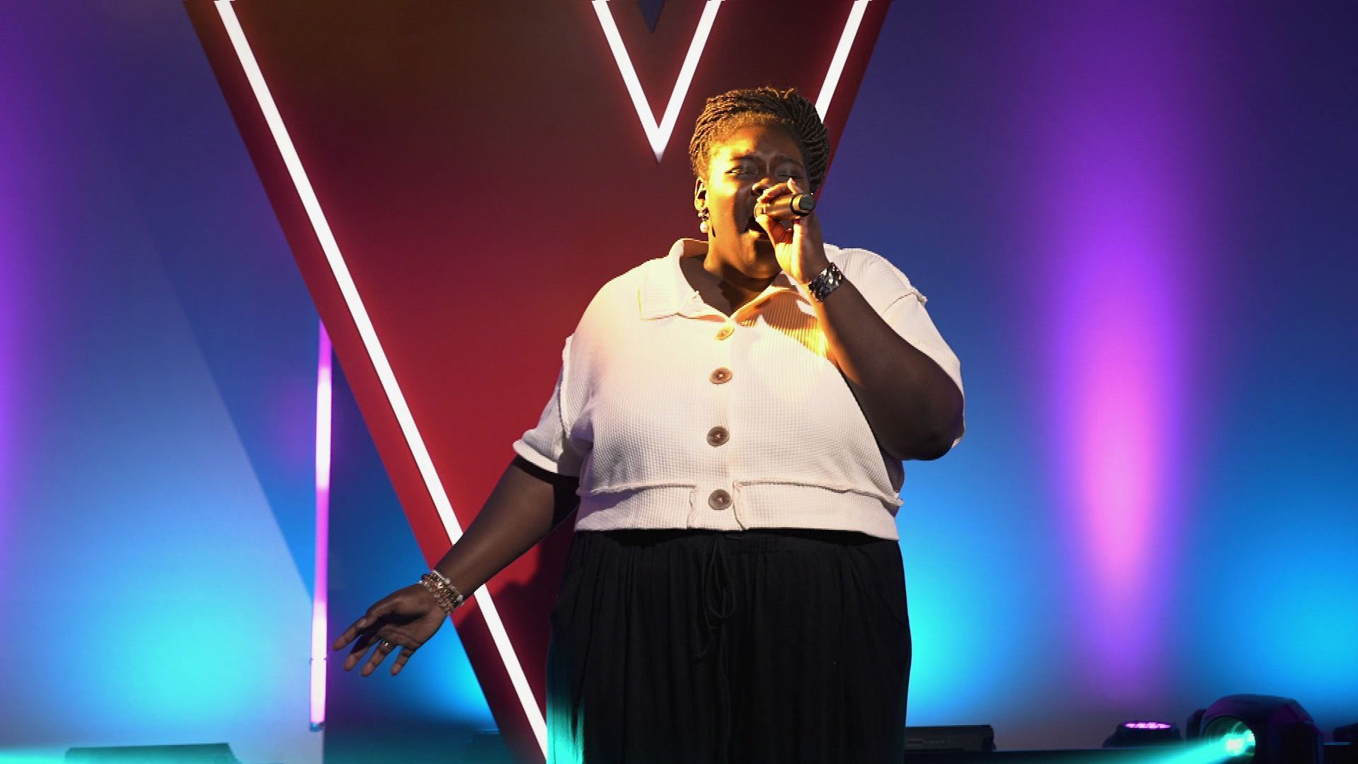 Wunderschön! Joelisa Serwah André impresses with 