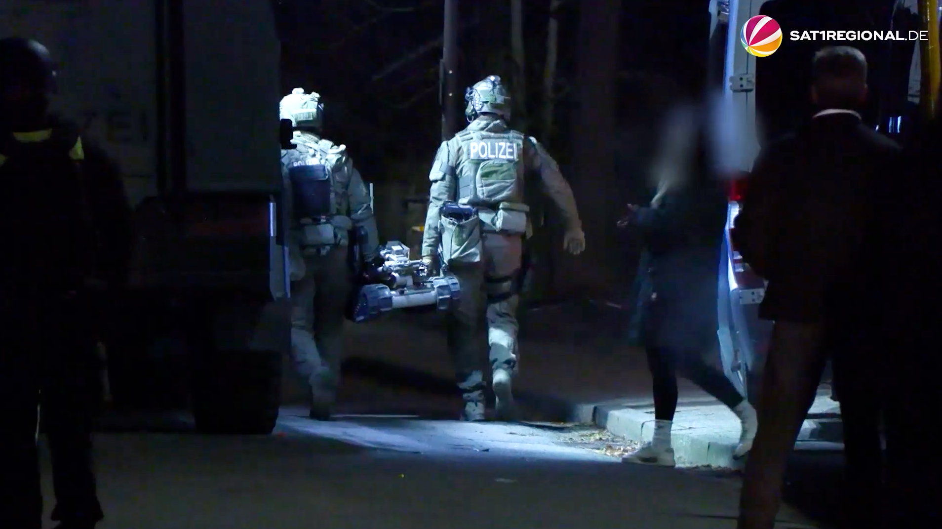 Video: SEK-Einsatz und Festnahme nach Schüssen in Lindhorst