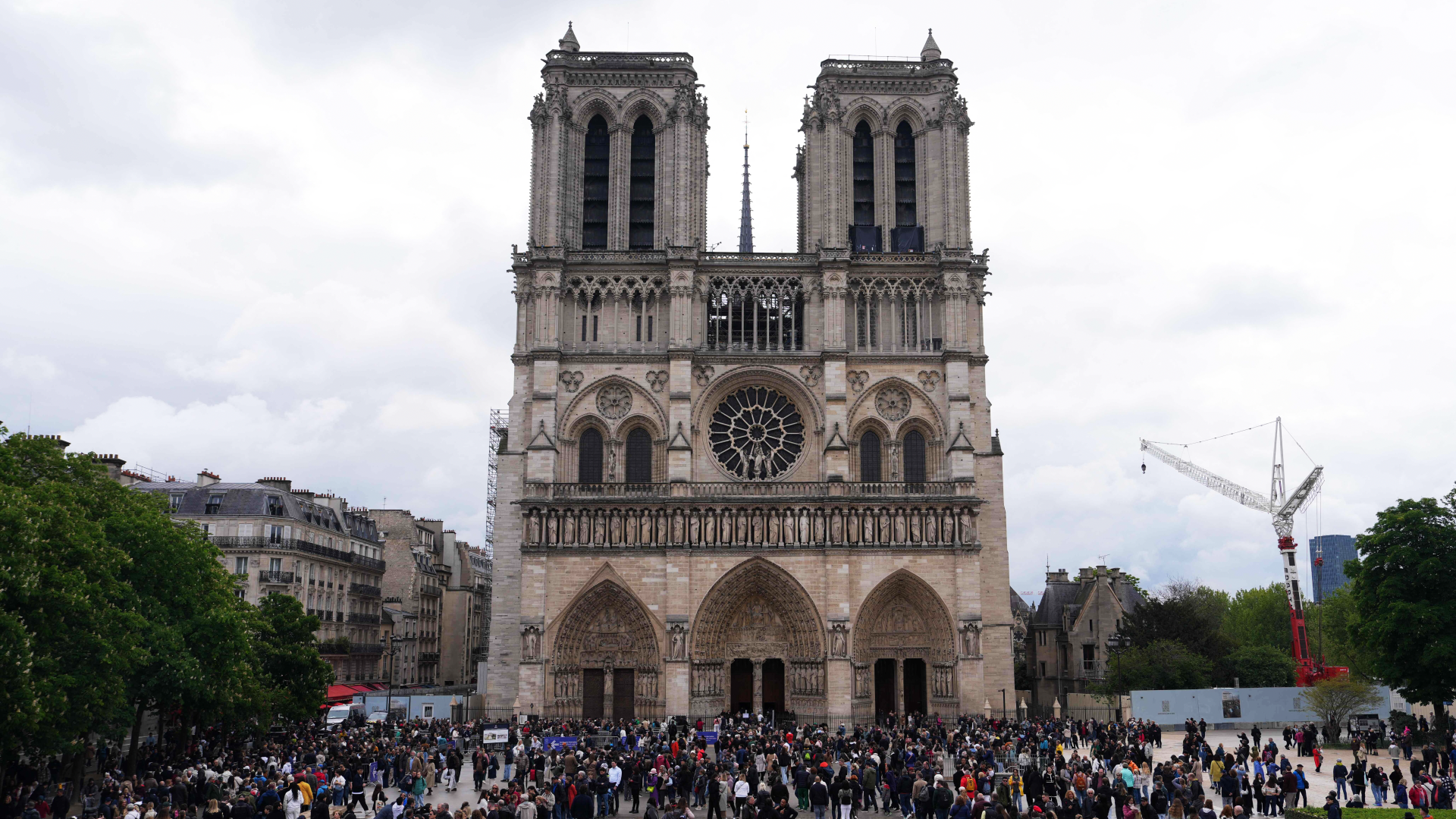 Video: Notre Dame braucht noch 140 Millionen