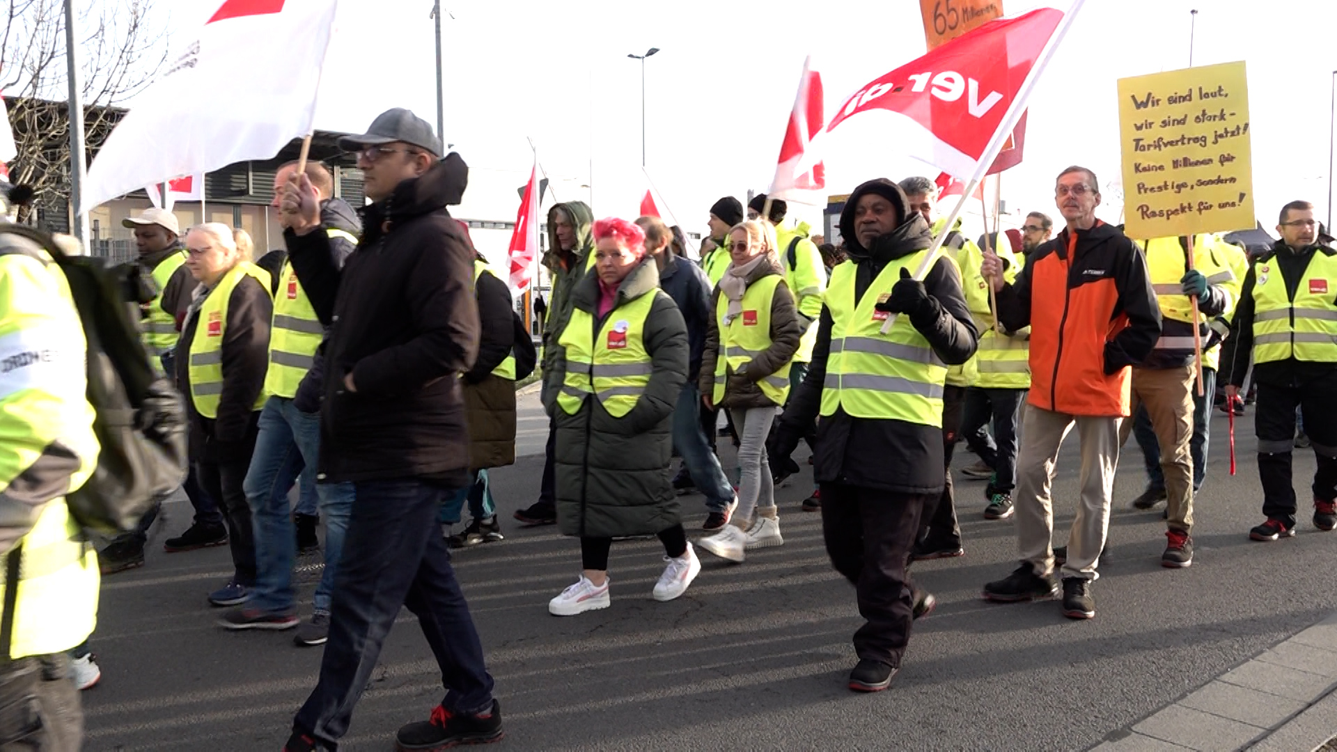 Video: Zalando-Beschäftigte demonstrieren in MG