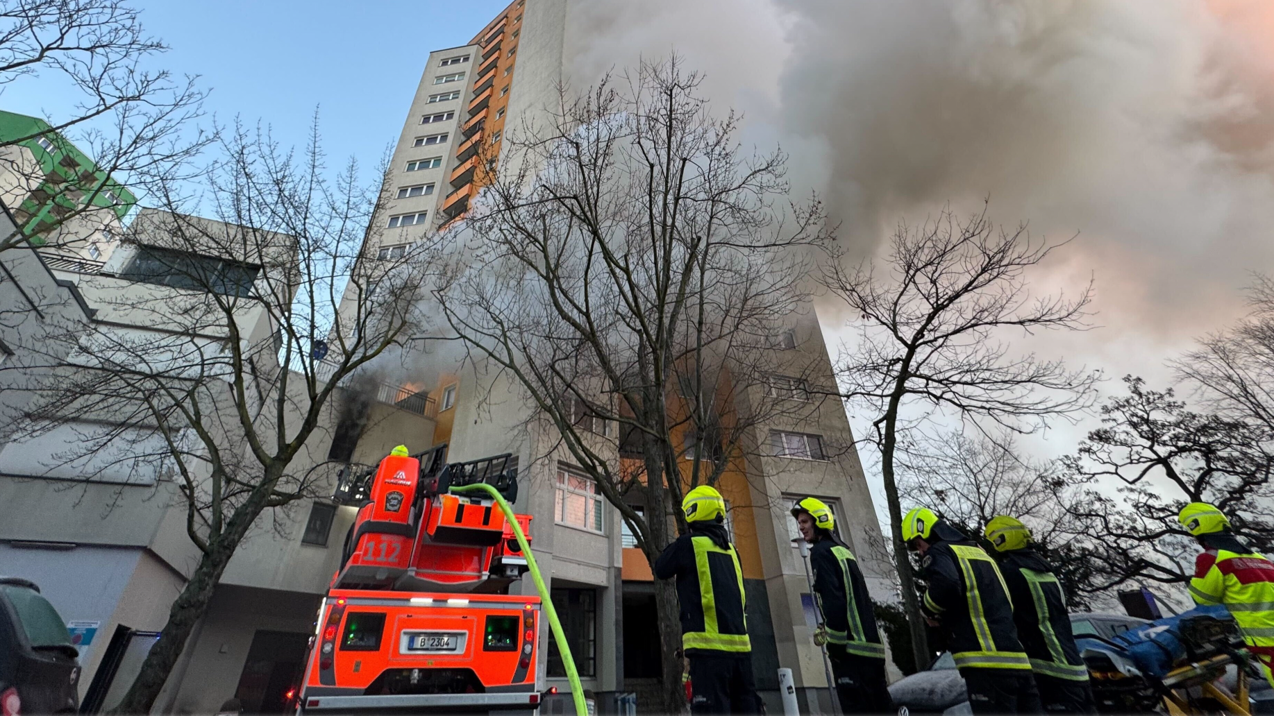 Video: Verletzte bei Hochhaus-Brand in Berlin