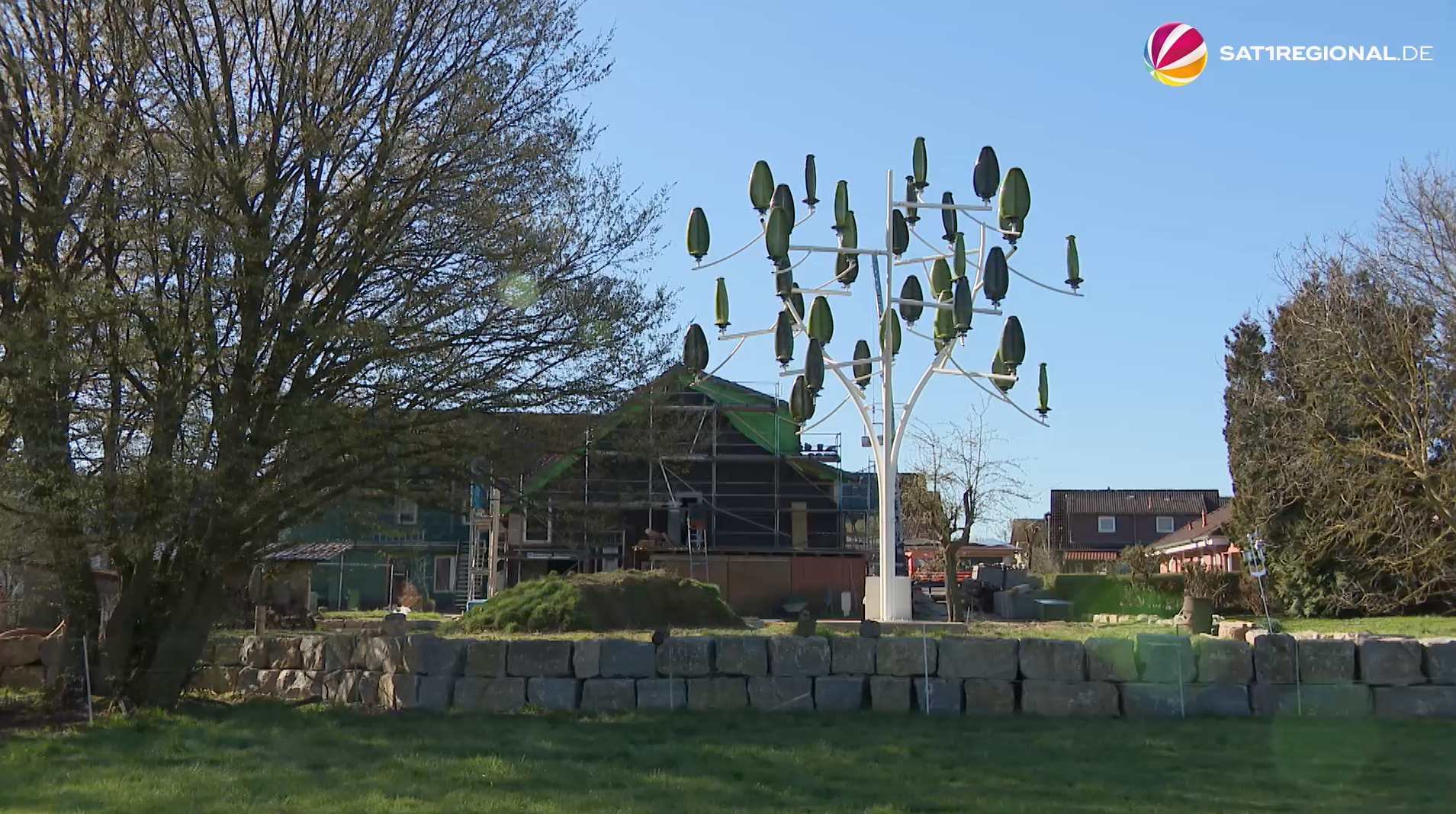 Video: Windbaum im Garten liefert innovative Energie in Thüdinghausen