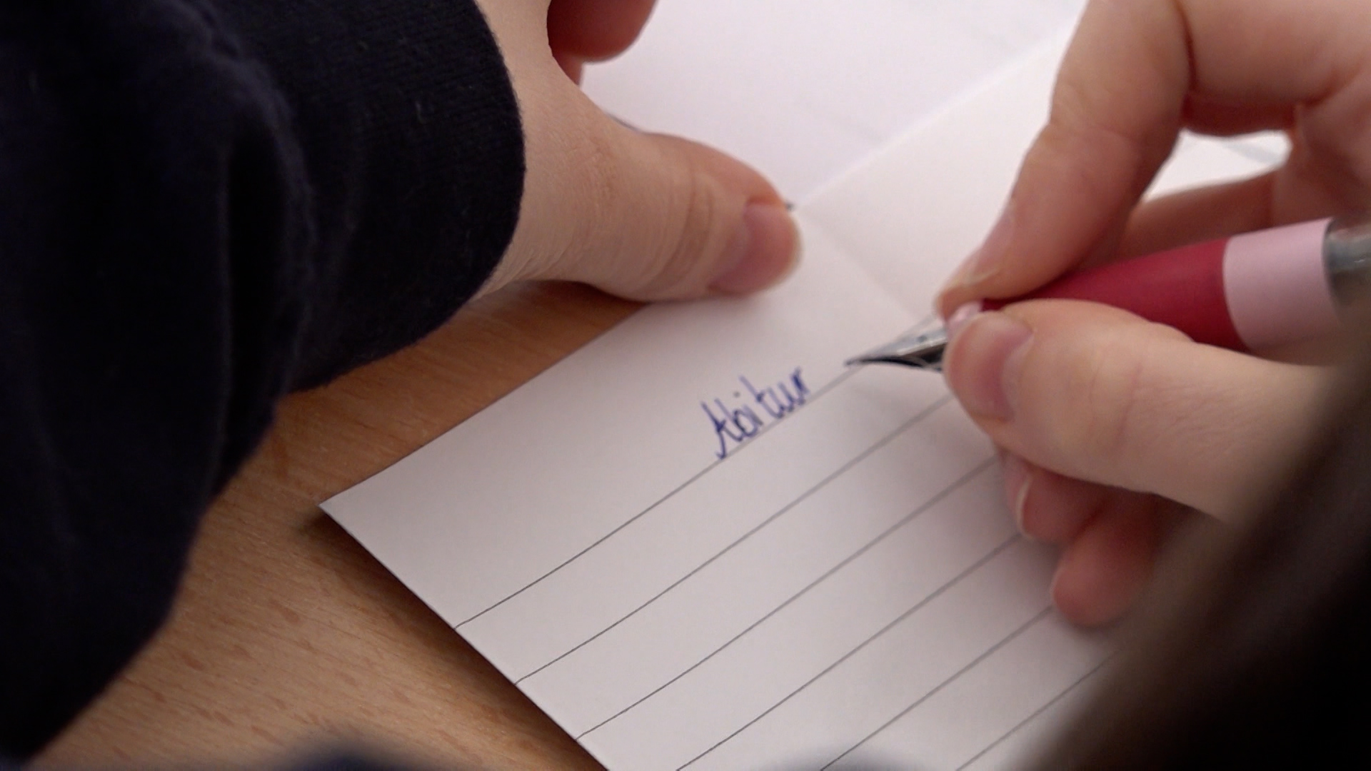 Video: Start der Abi-Prüfungen in NRW