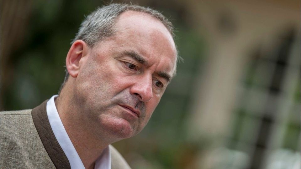 Antisemitismus-Vorwurf gegen Aiwanger: SPD fordert Rücktritt von Söders Vize