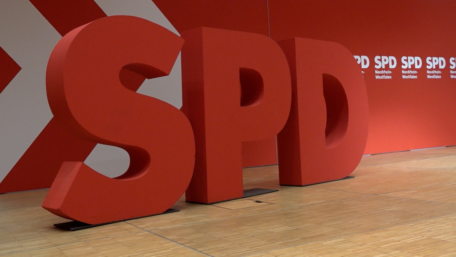 Video: SPD kämpft um Wähler in NRW