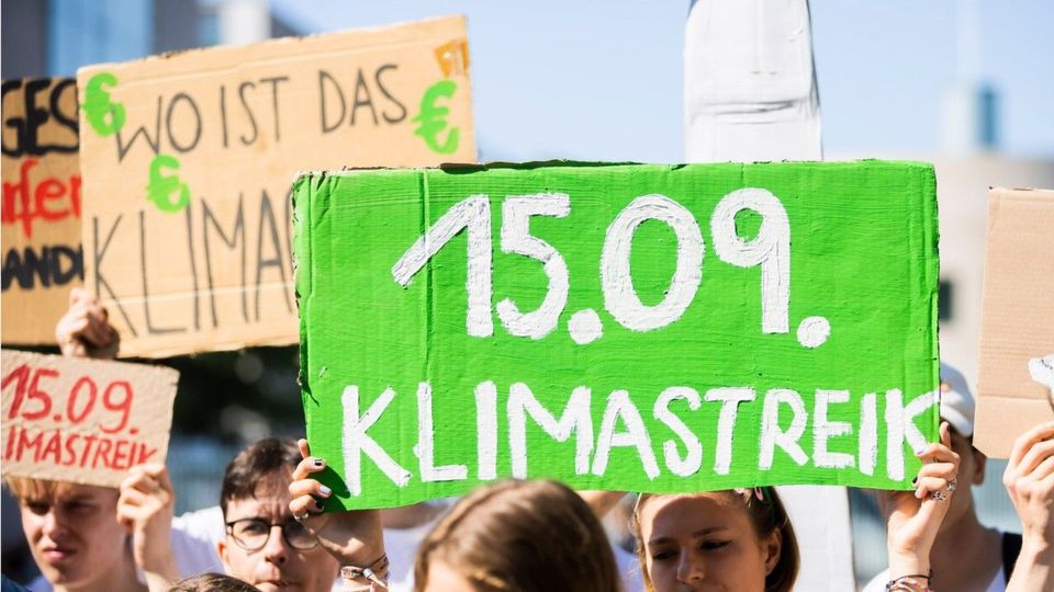 100 Unternehmen stellen Mitarbeitende für Klima-Streik frei