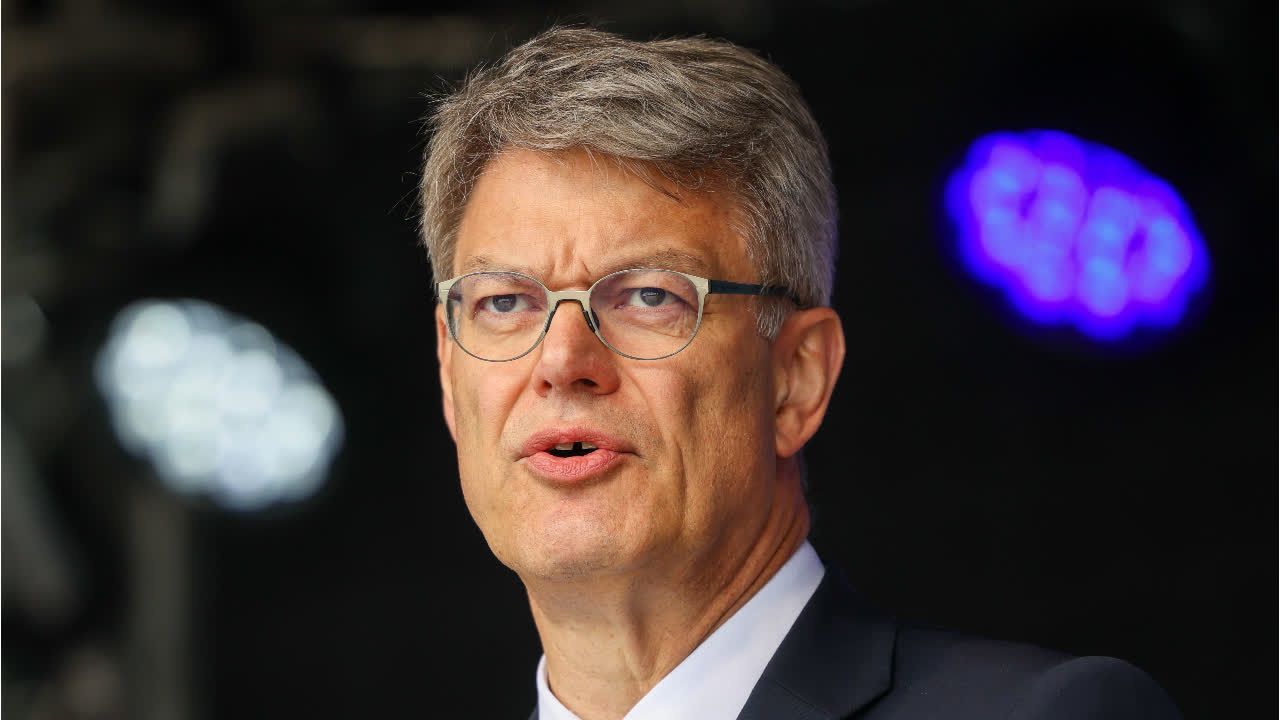 Video: Verkehrsminister lehnt Tempolimit ab
