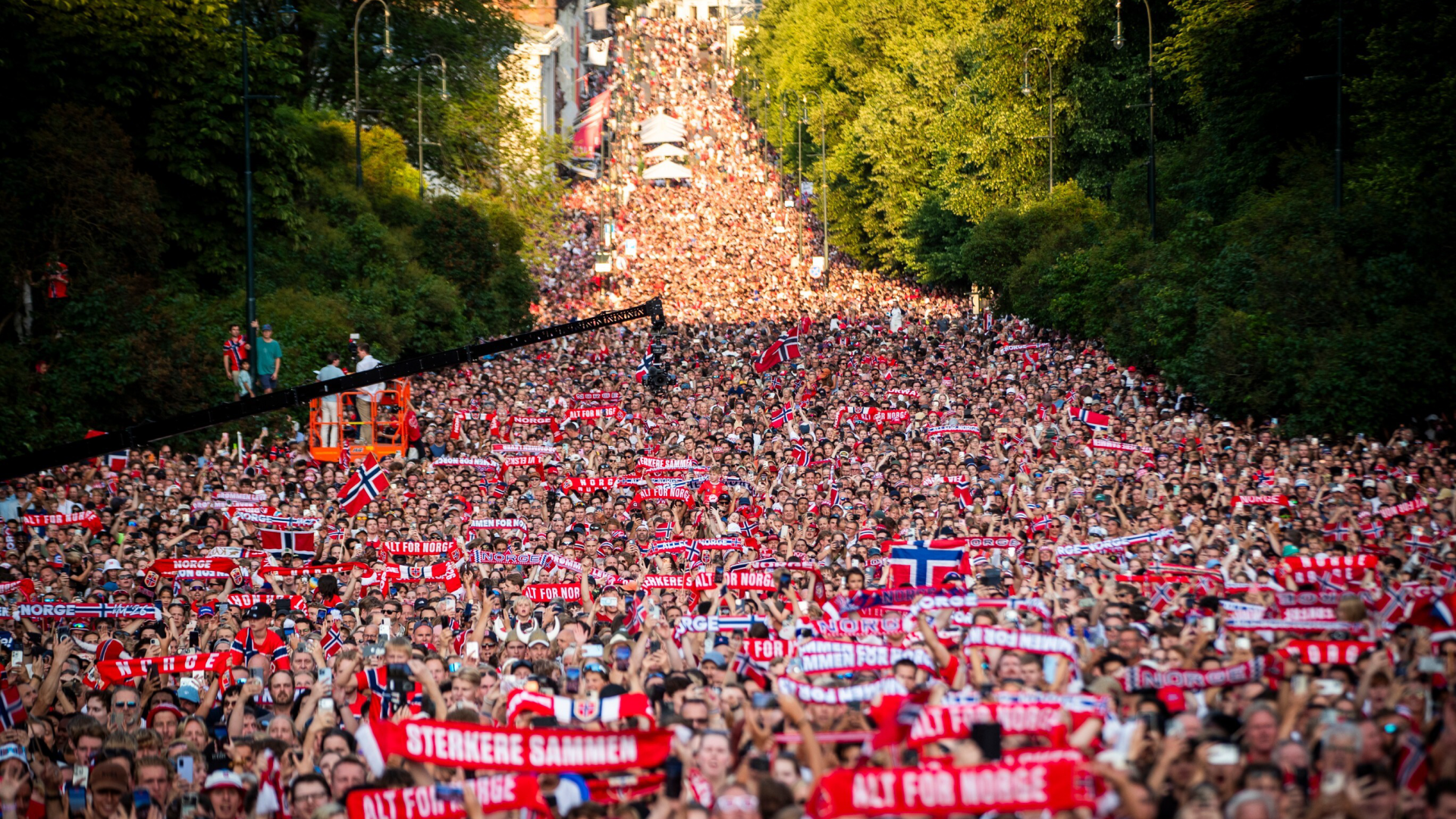 Video: Norwegens Fußballer in Oslo gefeiert