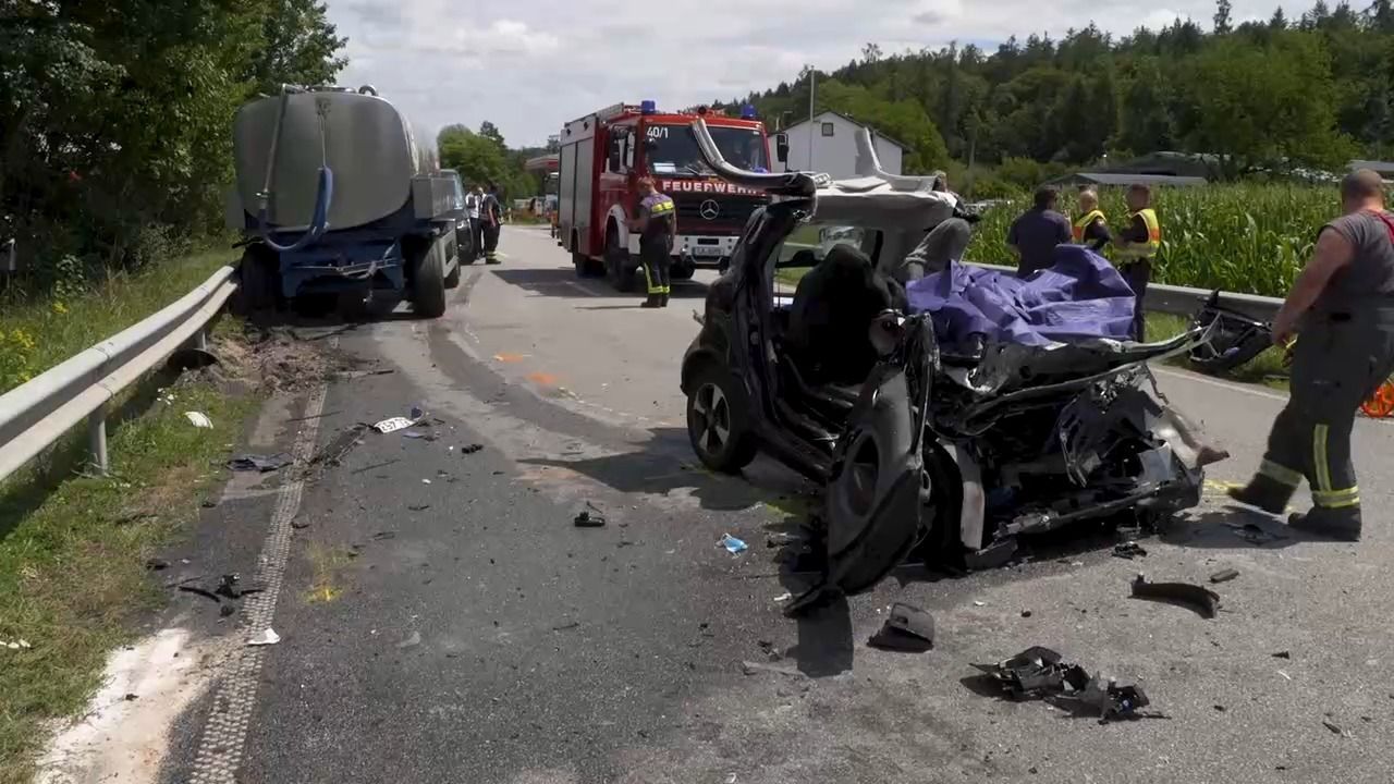Video: Tödlicher Frontalcrash in Niederbayern: Ehepaar gestorben