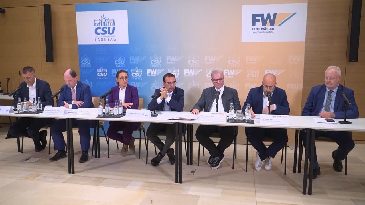 Video: Koalition in Bayern: CSU und Freie Wähler zeigen Einigkeit