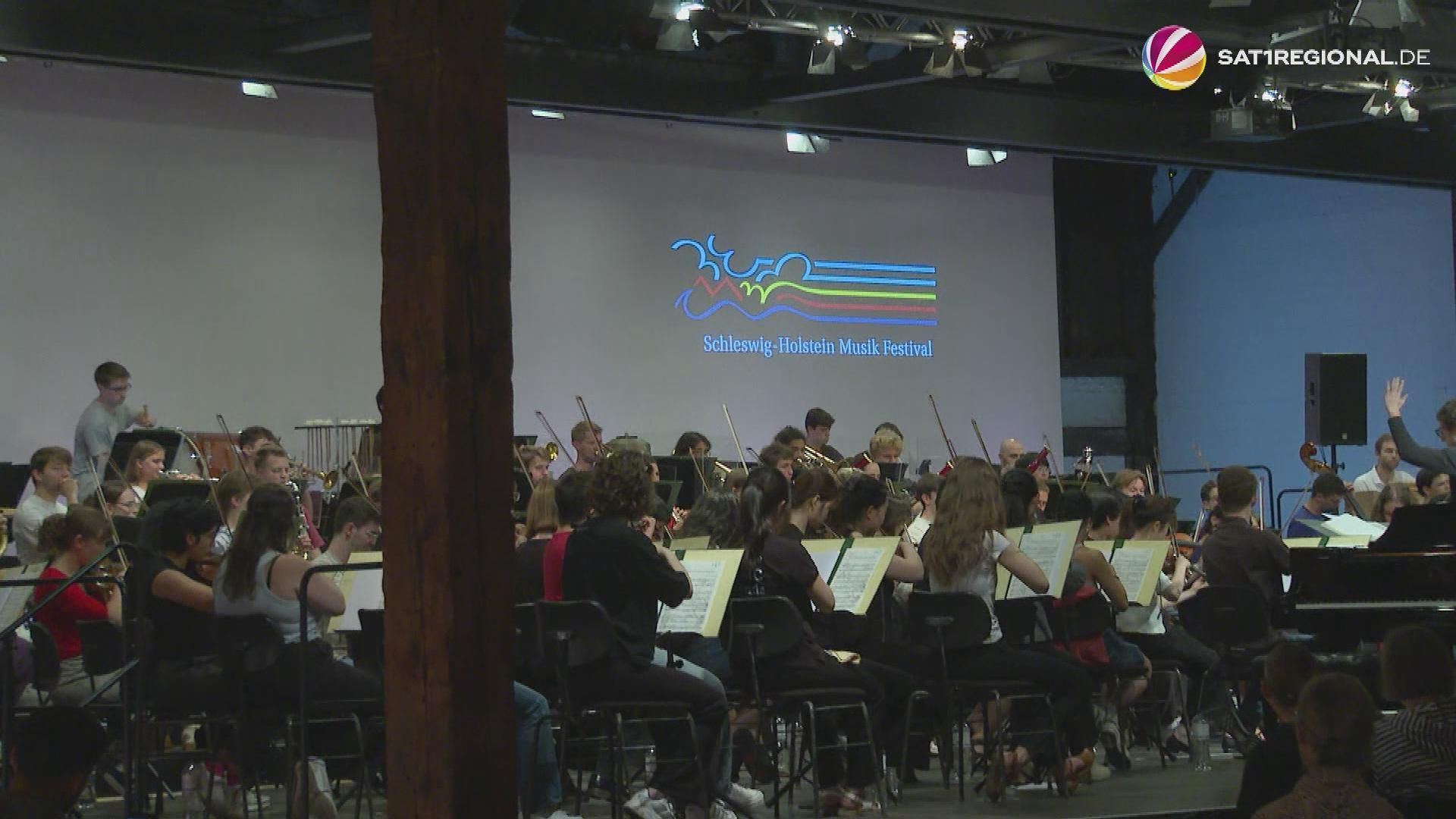 Video: Schleswig-Holstein Musik Festival 2026: Orchester performt mit Nils Landgren