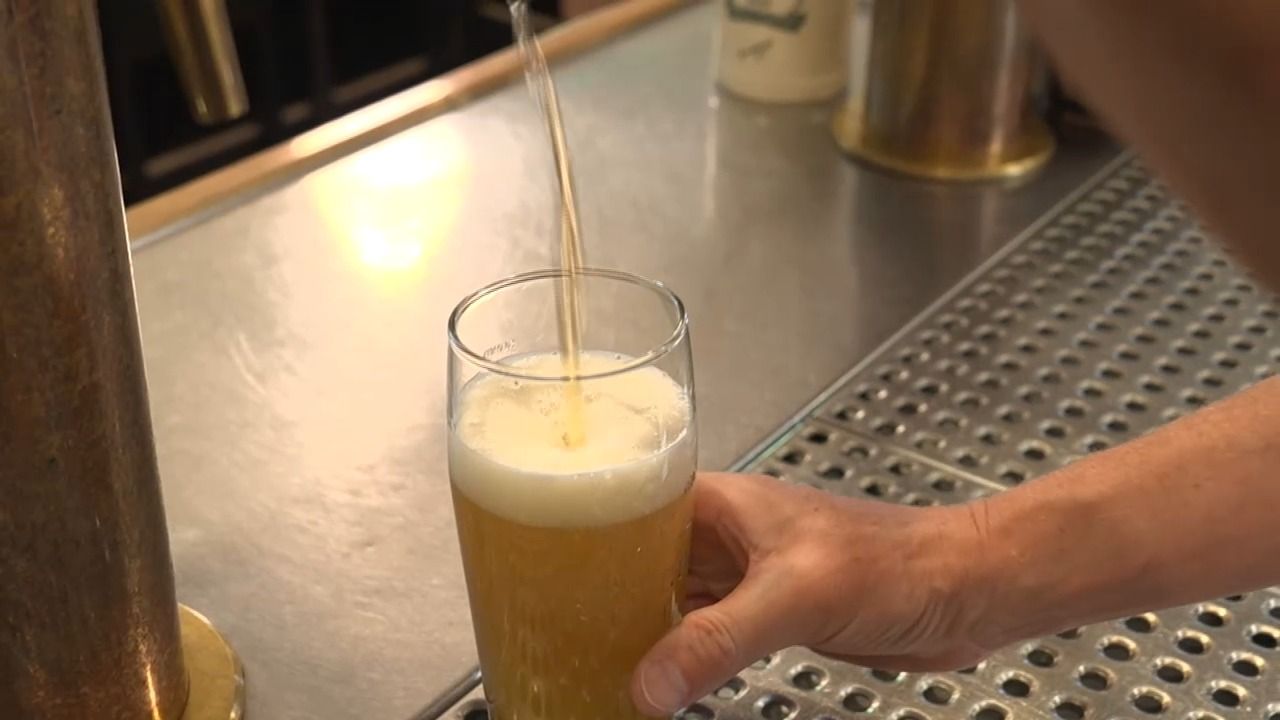 Video: Beste Brauerei Deutschlands: Brauerei aus Weiher verteidigt ihren Titel