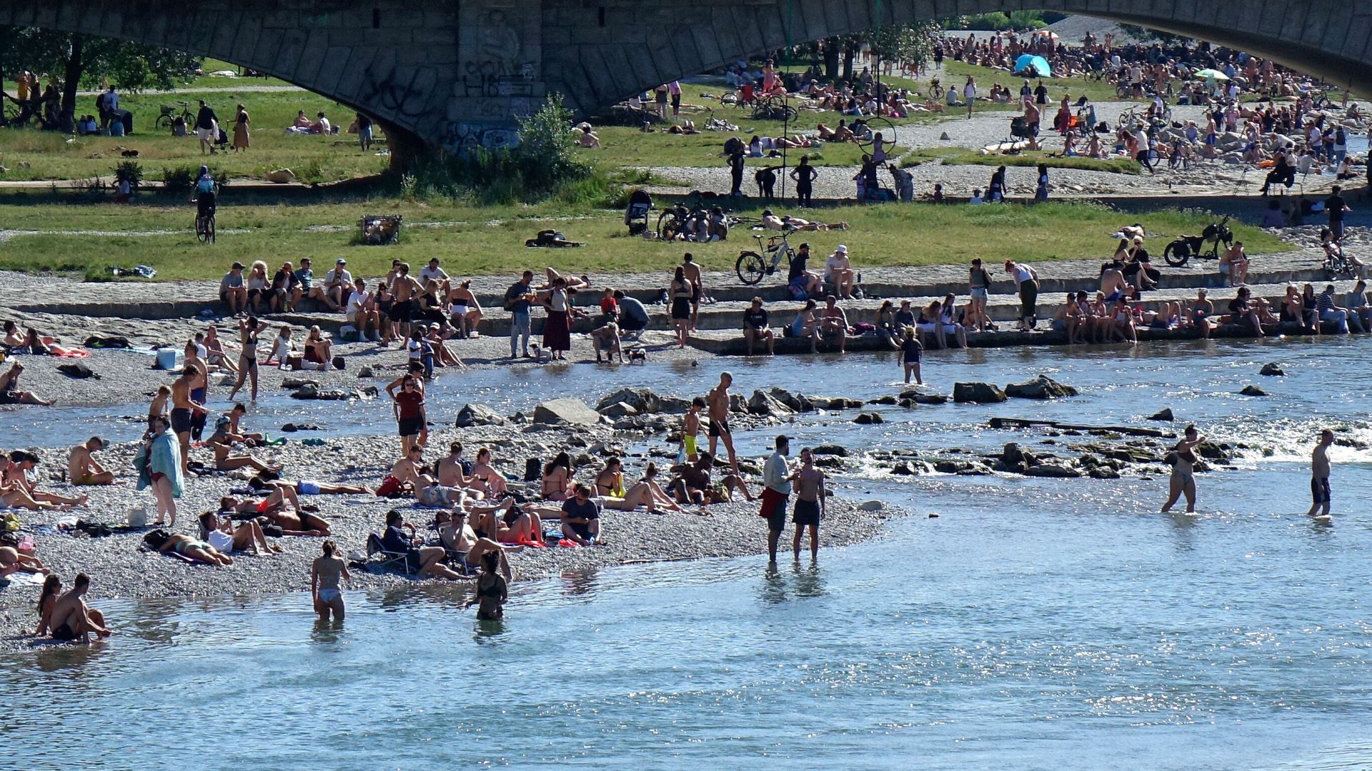 Video: Mehr als 100 Badetote allein im Juni