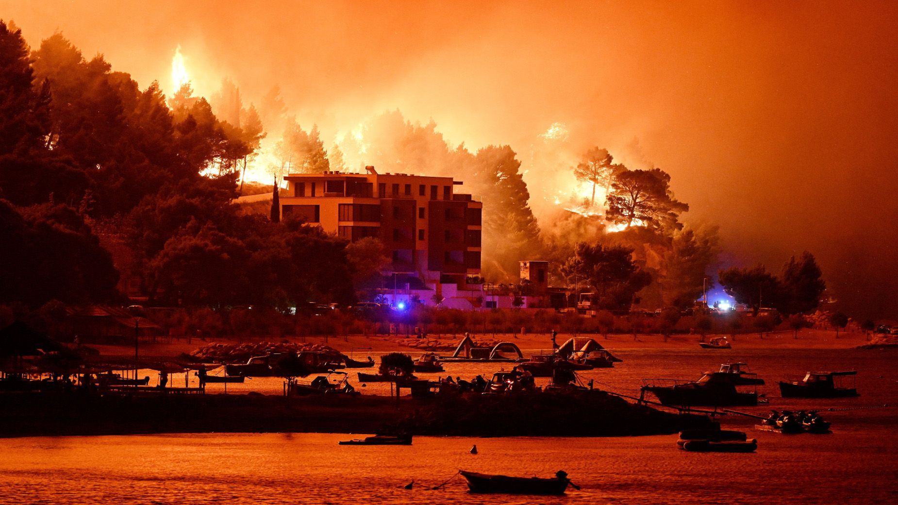 Video: Kampf gegen Waldbrände in ganz Europa