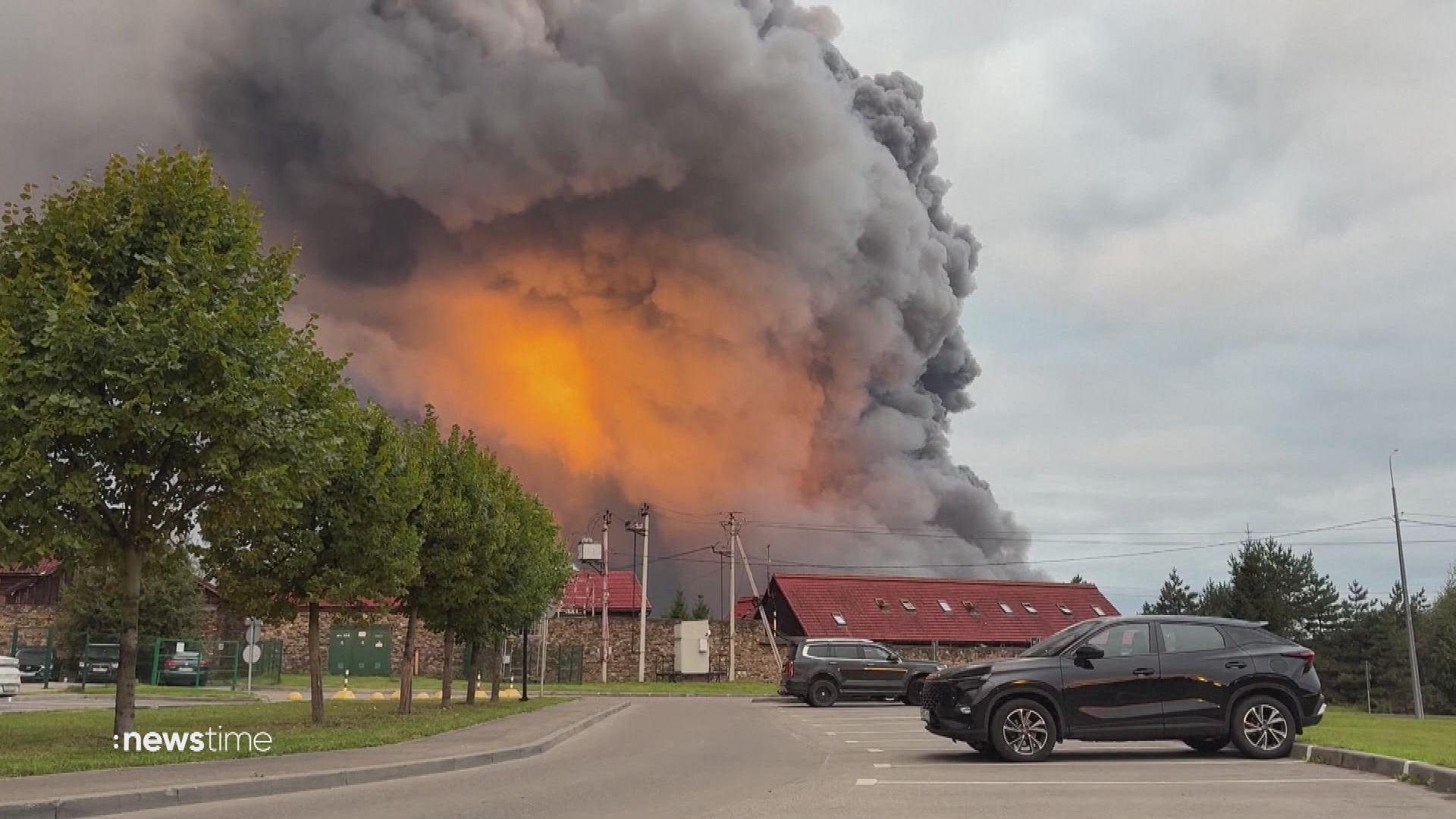 Video: Lager von Russen-Versandriesen in Flammen