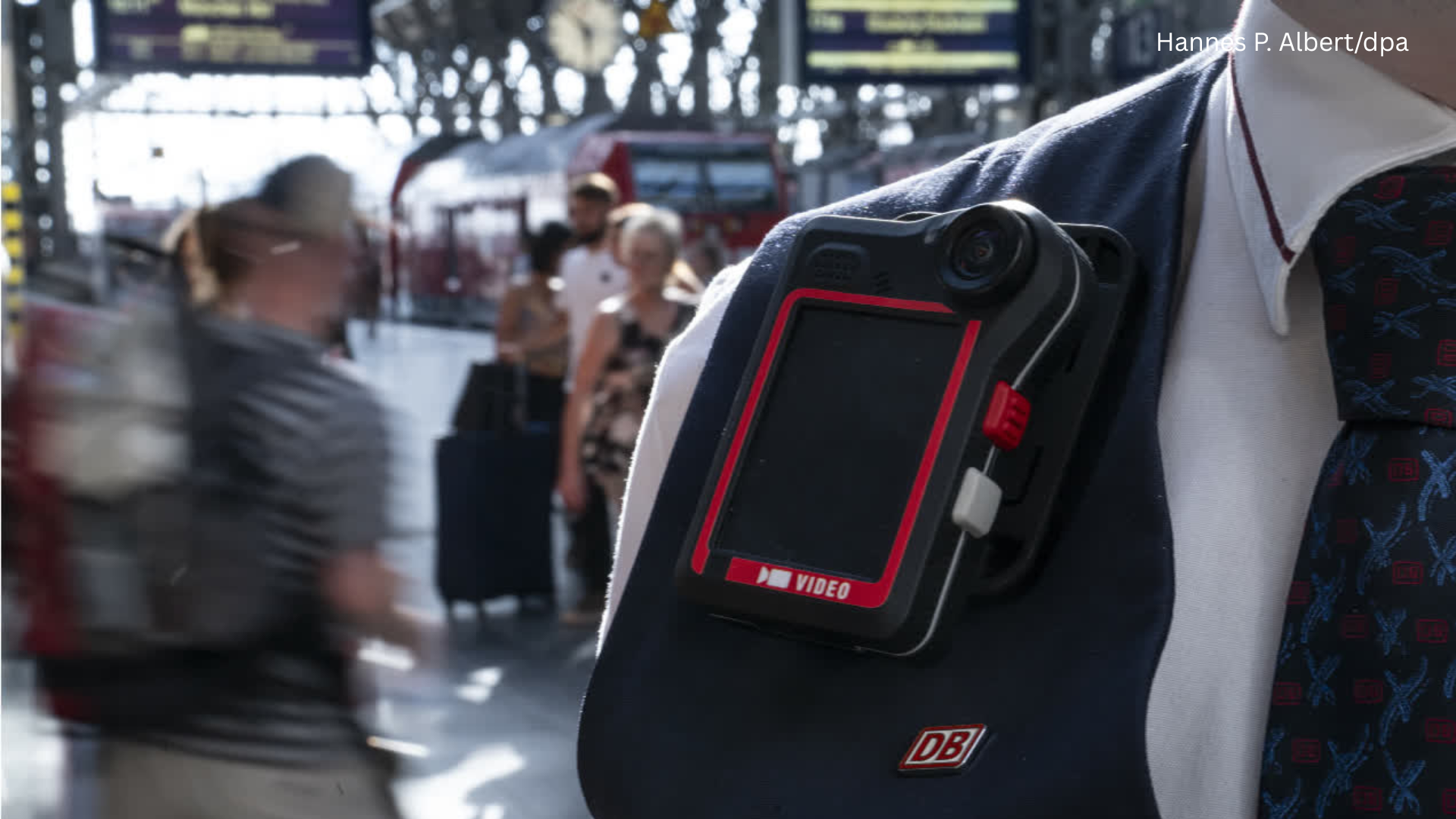 Video: Bahn stattet auch Personal in Bahnhöfen mit Bodycams aus
