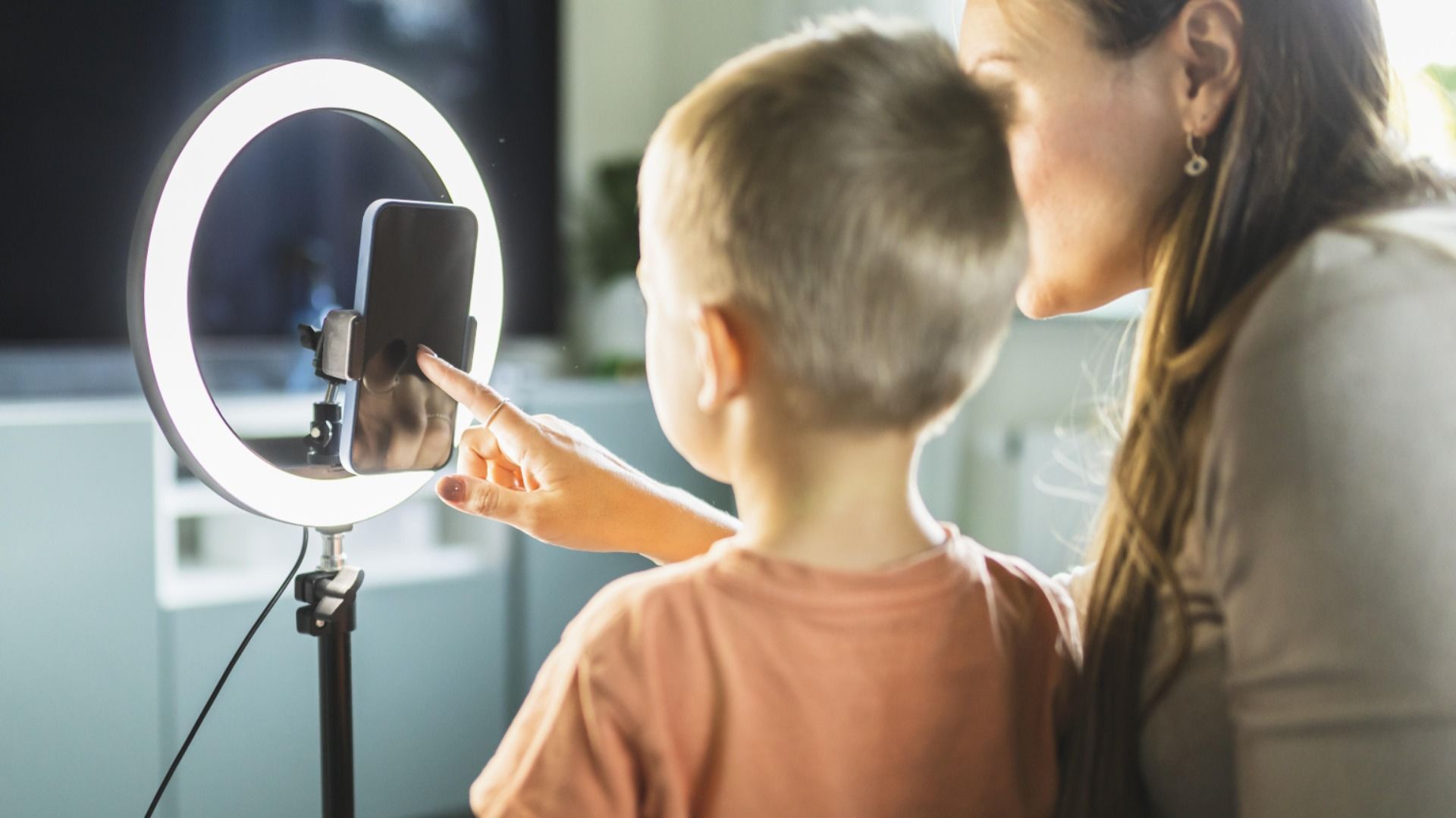 Video: Mehr Schutz für Kinder im Internet