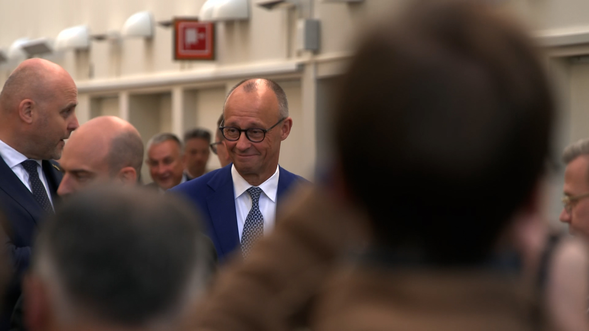 Video: 78 Prozent lehnen ihn ab: Wann tritt Merz zurück?