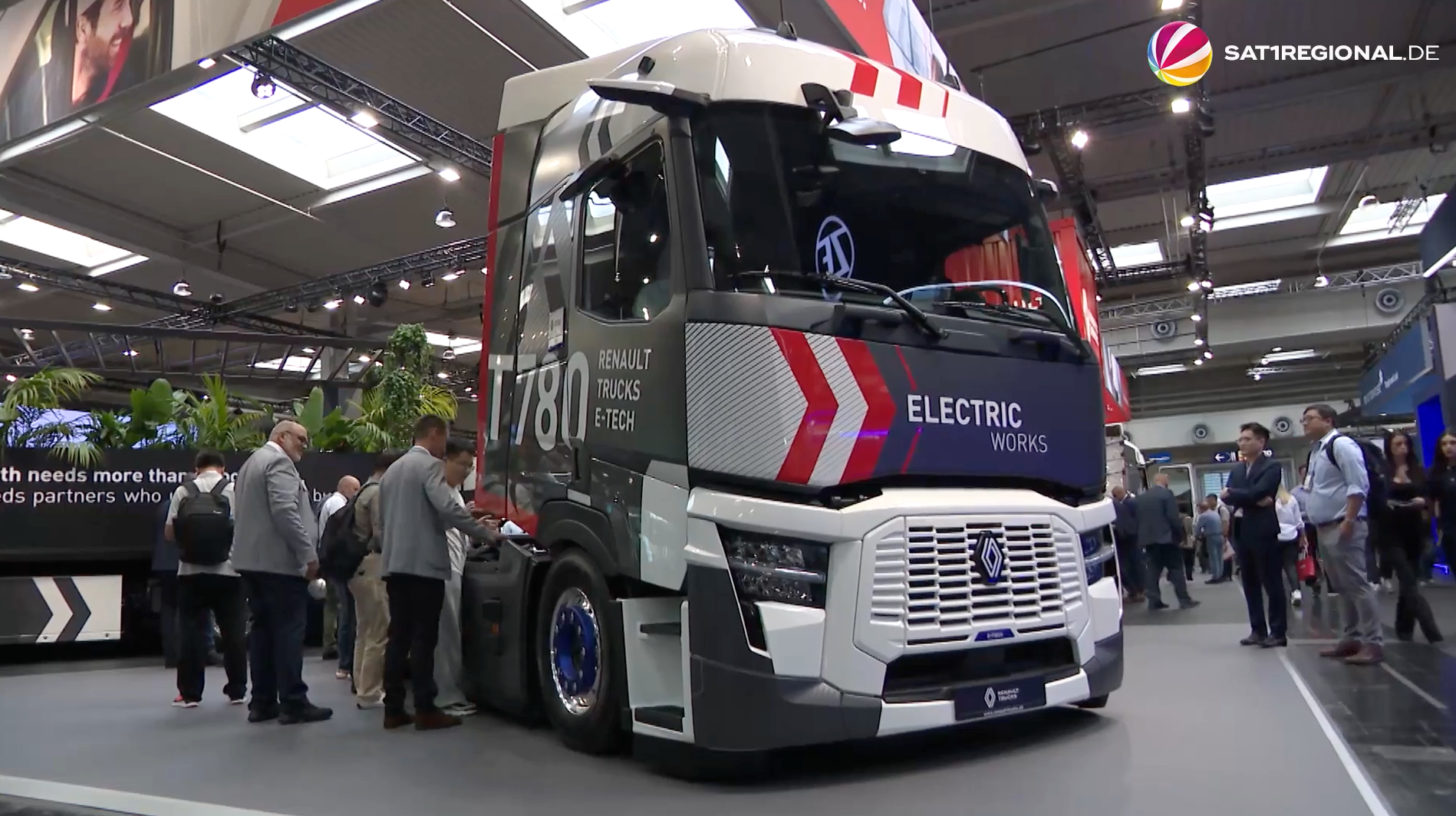 Video: IAA Transportation in Hannover eröffnet: Fokus auf E-Lkw