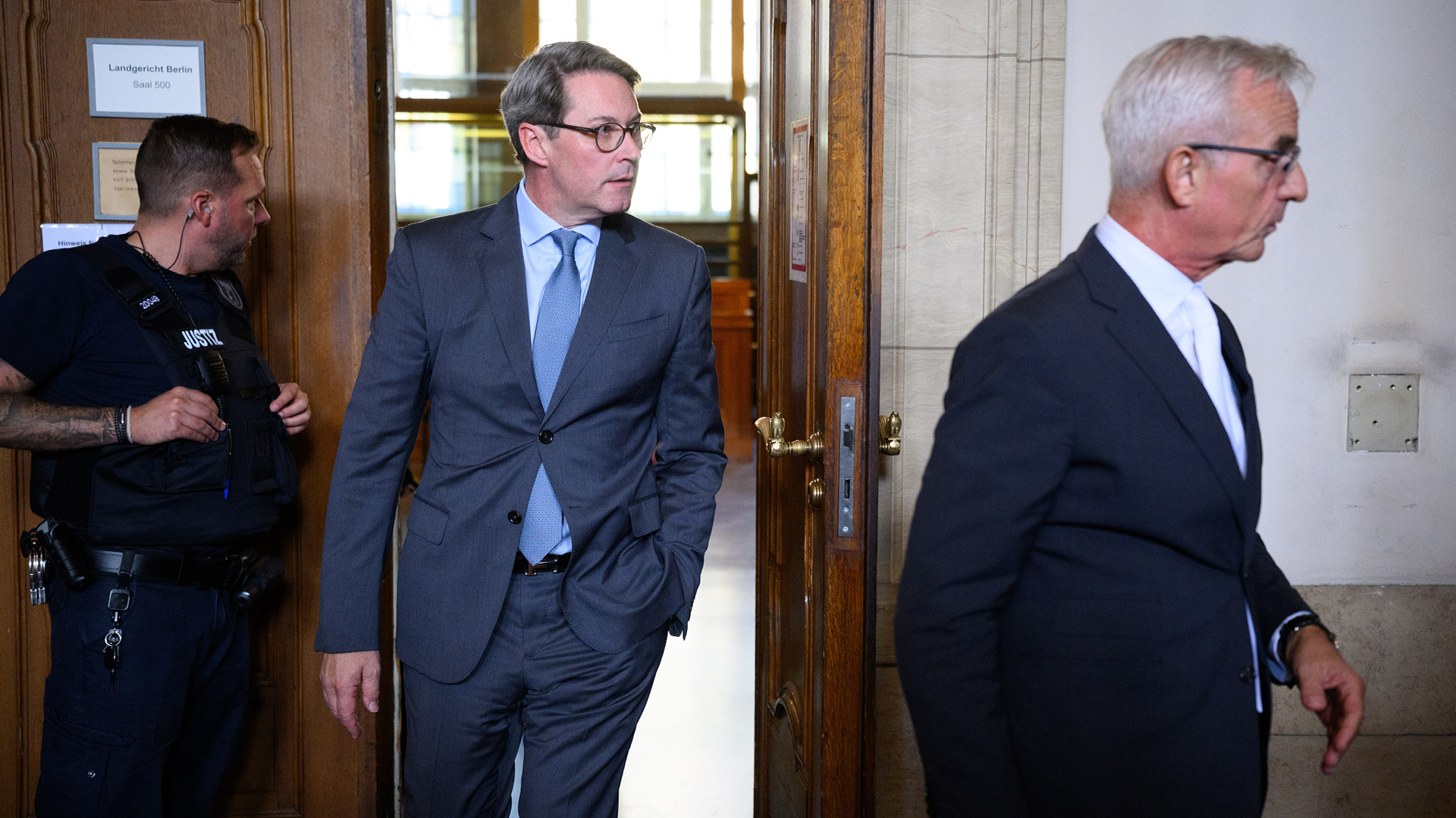 Video: Maut-Affäre: Andreas Scheuer vor Gericht