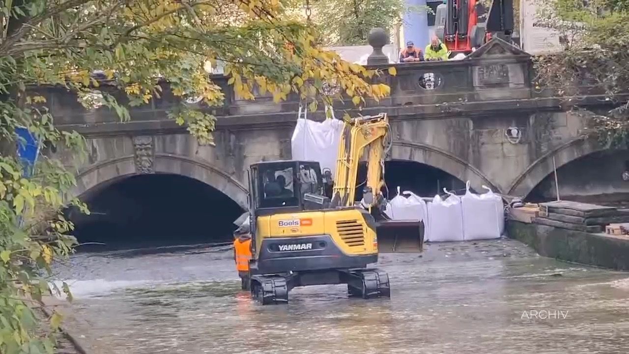 Video: Wiederaufbau von Eisbachwelle: Surfer aus München starten Versuch