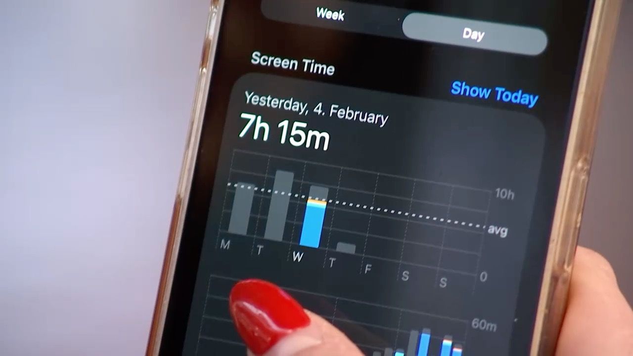 Video: Social-Media-Verbot für Jugendliche? So sinnvoll ist es laut Experten