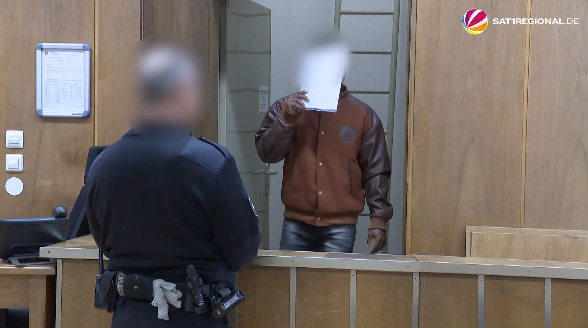 Video: Love Scamming: Falsche Liebesversprechen ruinieren Opfer finanziell und seelisch