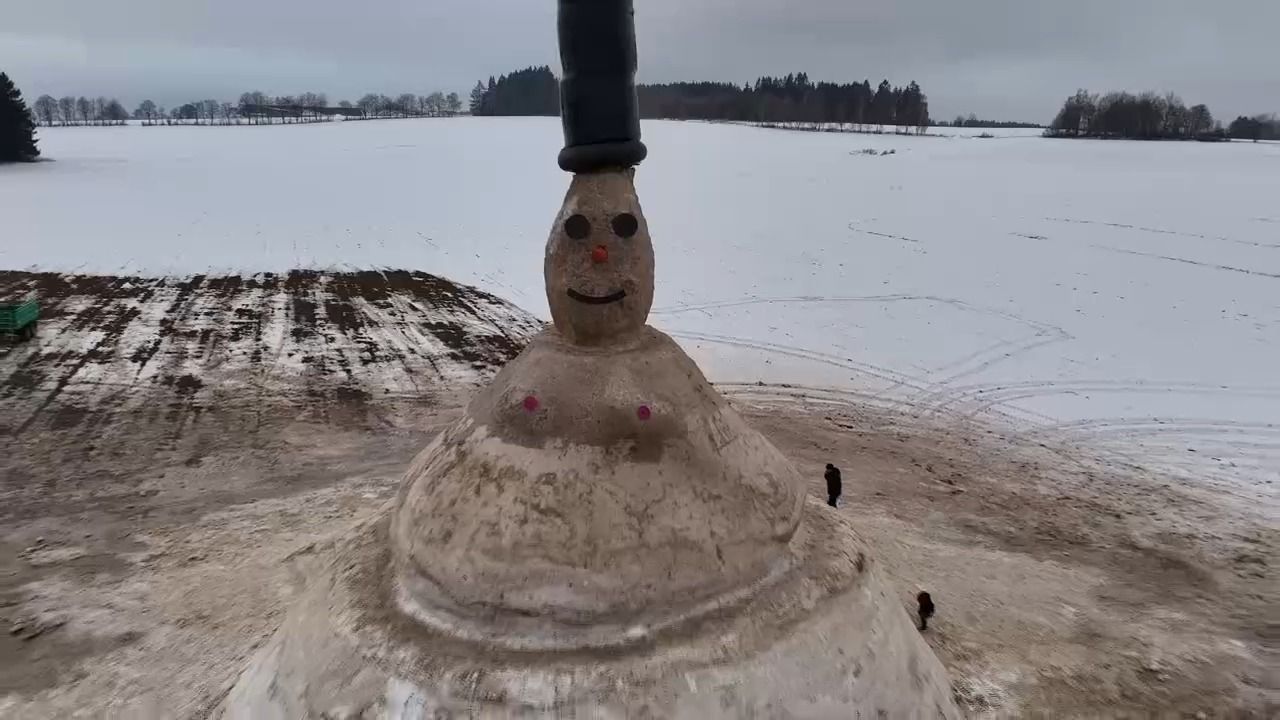 Video: Deutschlands größte Schneefrau: Oberfranken wollen Rekord knacken
