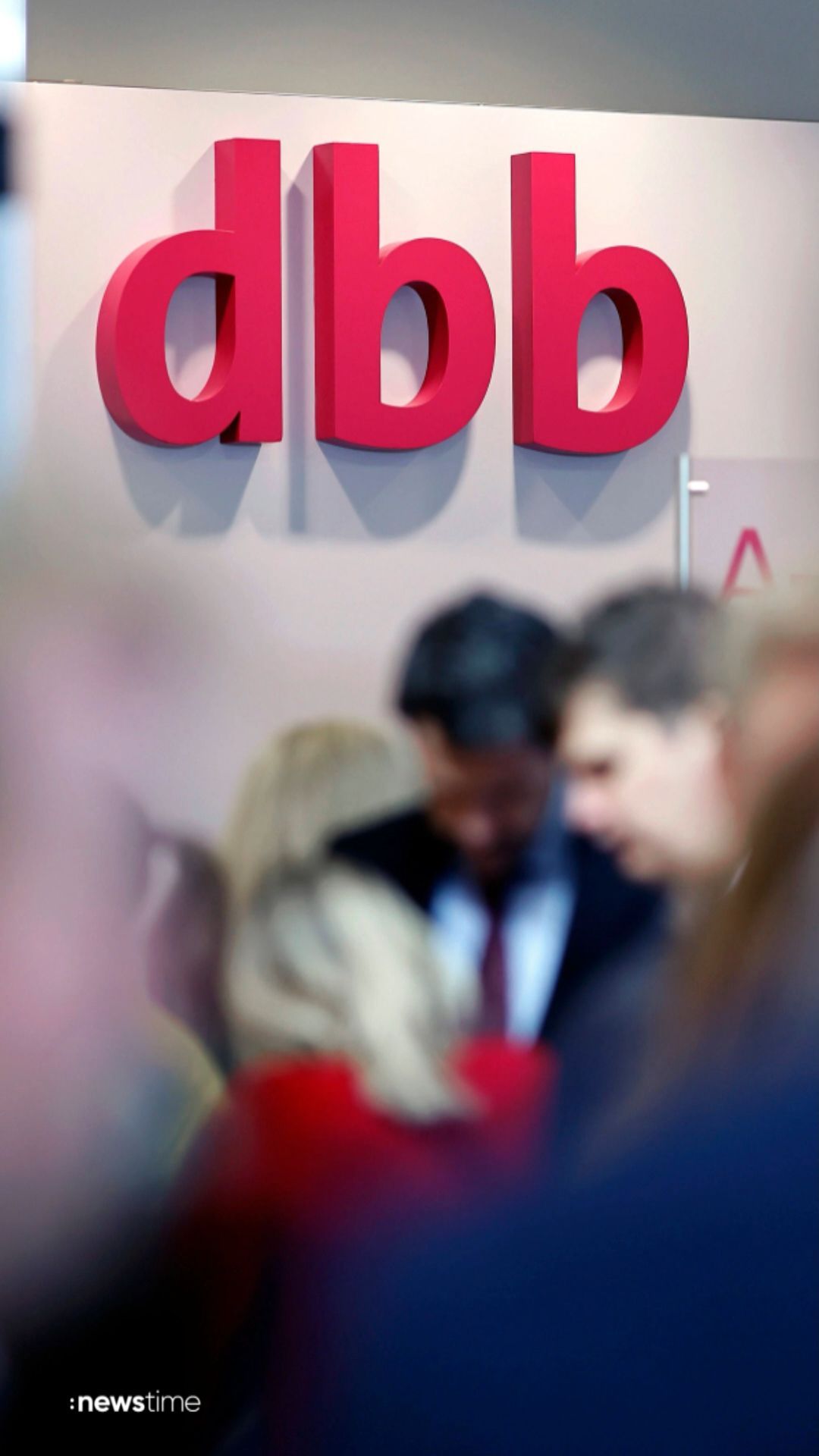 Video: Krankheitskosten: Beamtenbund klagt gegen Selbstbehalt