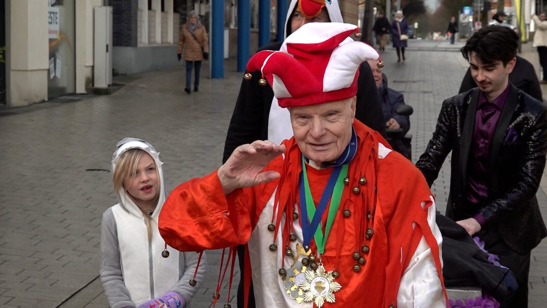 Video: Rosenmontagszug in Unna: Helmut Scherer