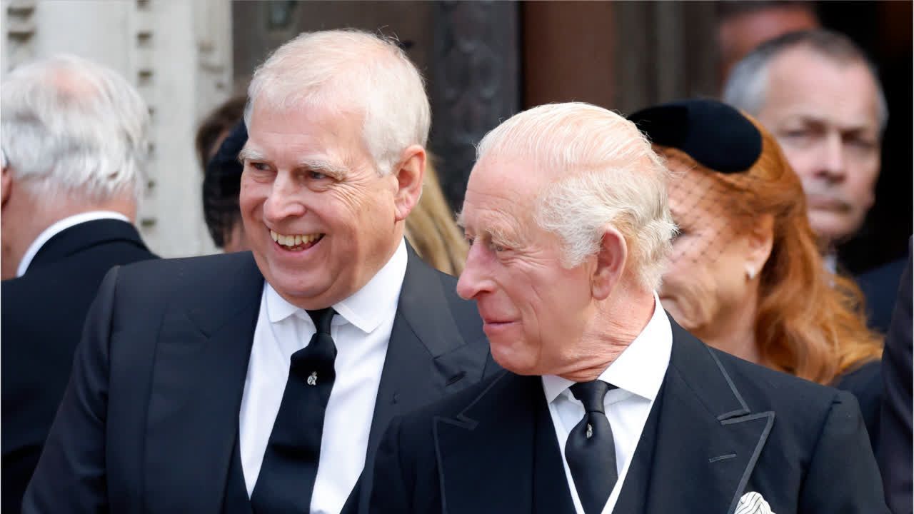 Video: König Charles unterstützt Polizei gegen Andrew