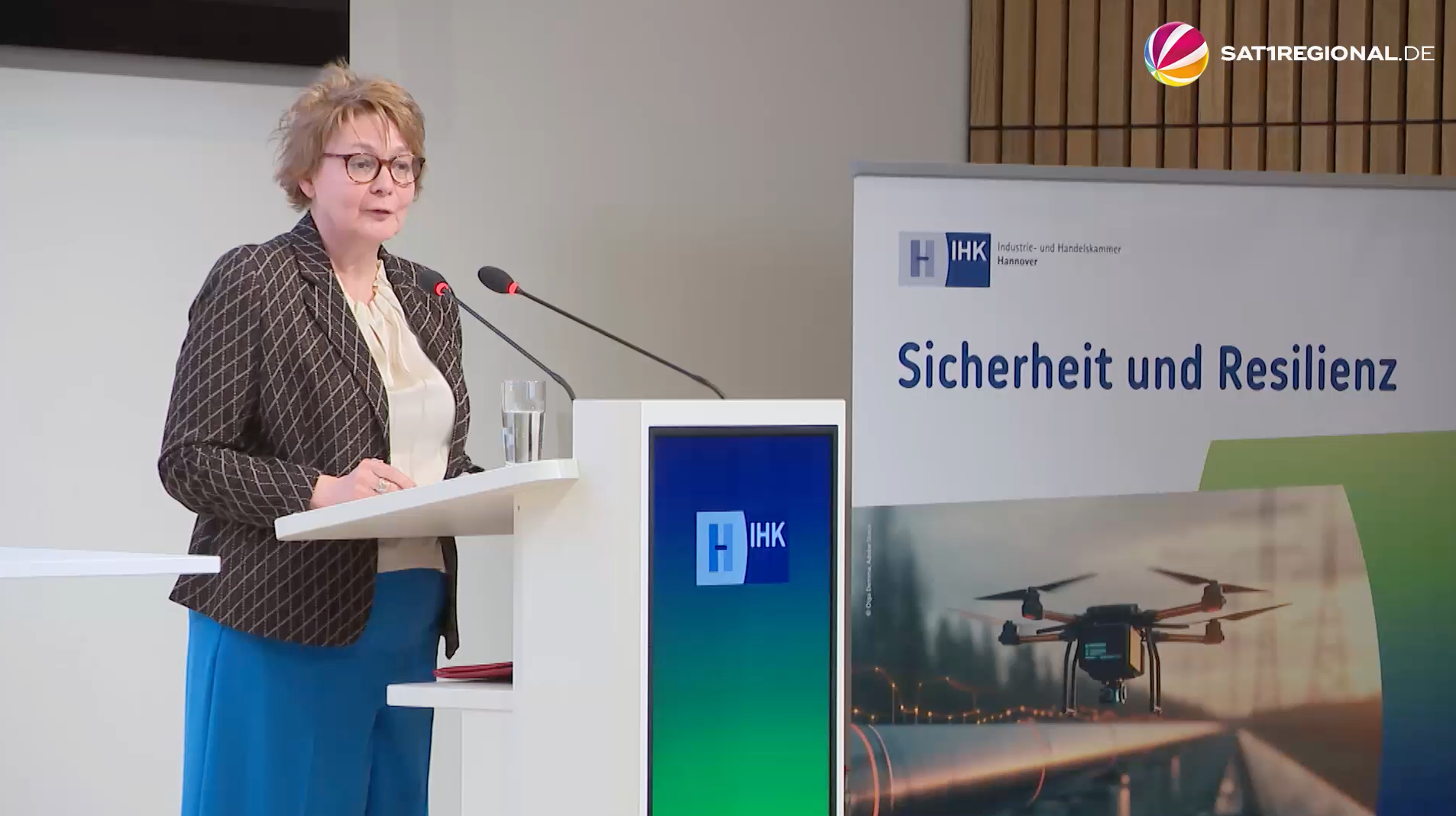 Video: Cyberangriffe und Drohnensichtungen: Niedersachsen bereitet Ernstfall vor