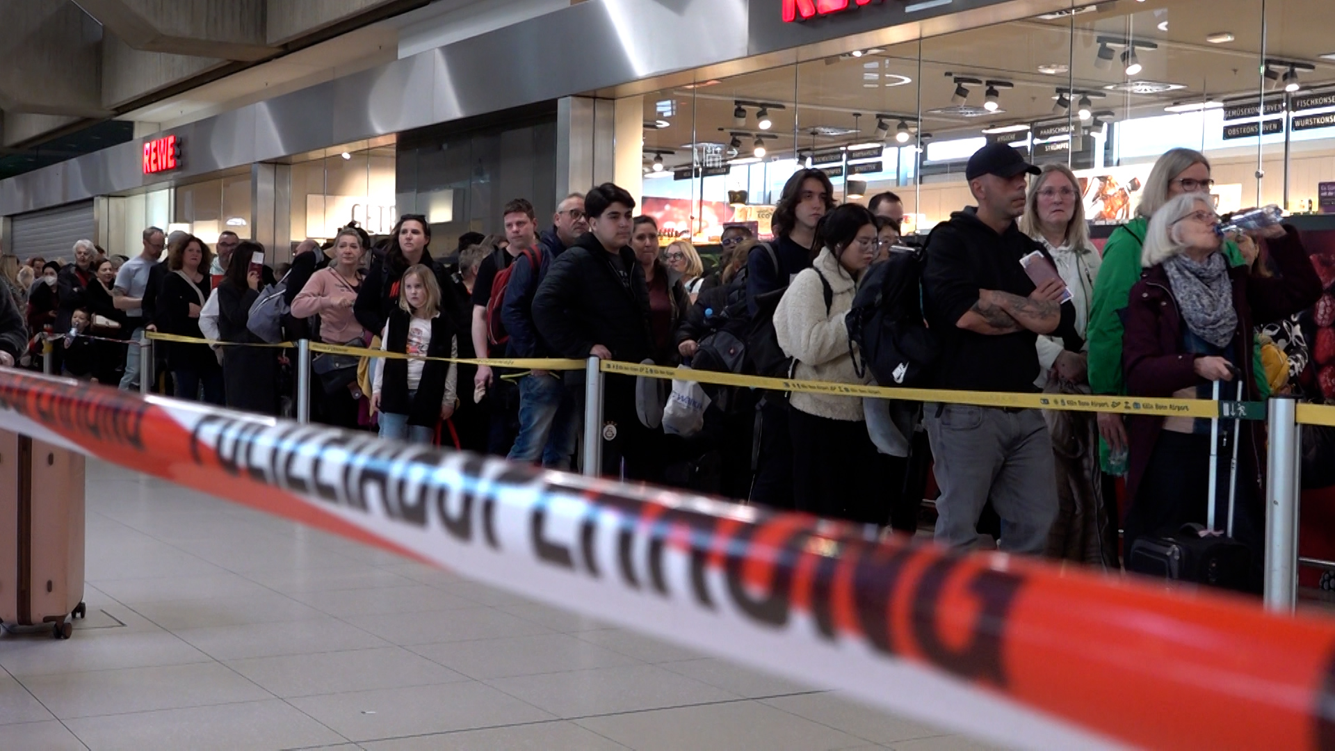 Video: Technische Störung am Flughafen NRW