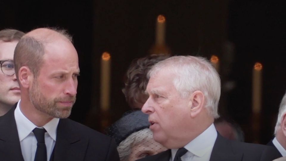 Nackt-Massage im Buckingham Palace