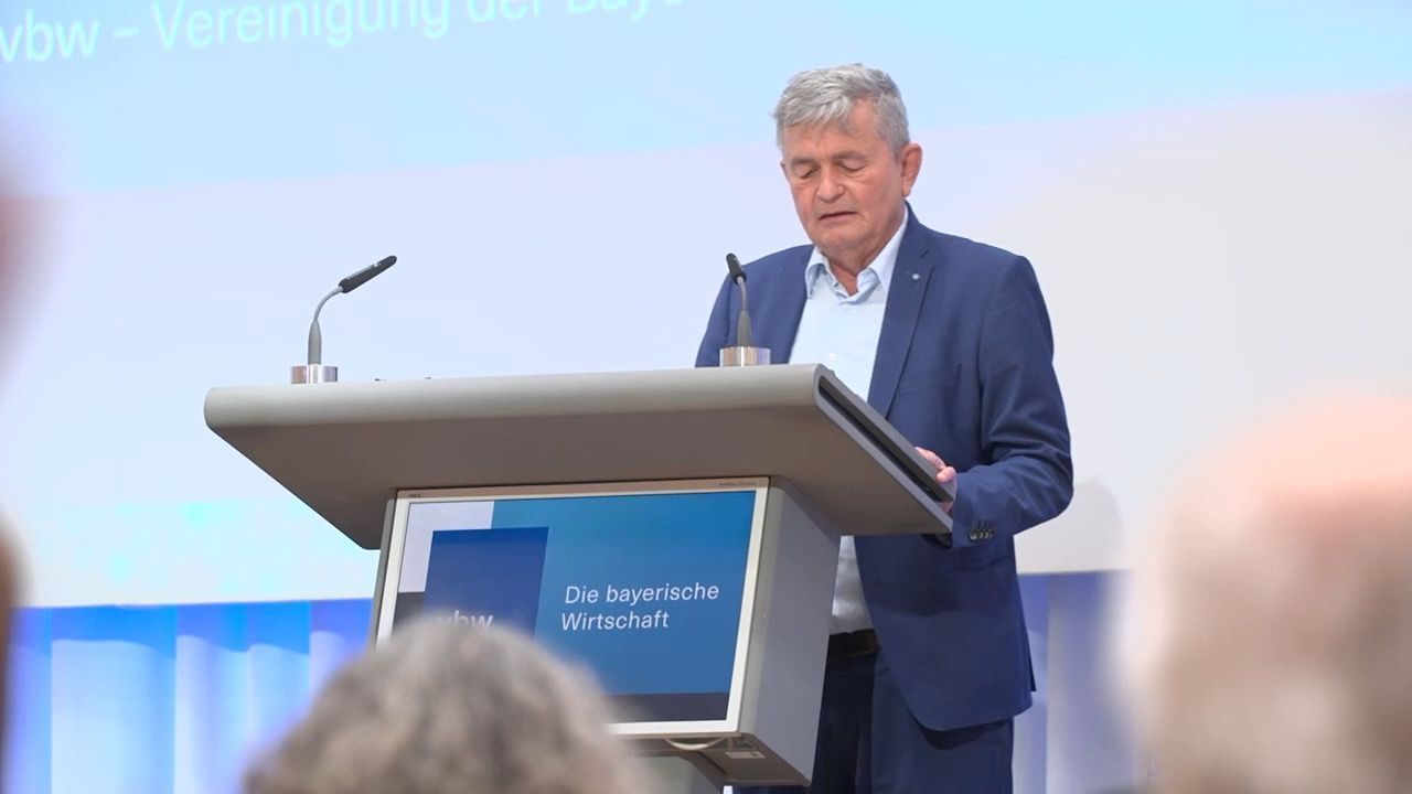 Video: Reform des Sozialstaats? Bayerns Wirtschaft fordert mehr Tempo