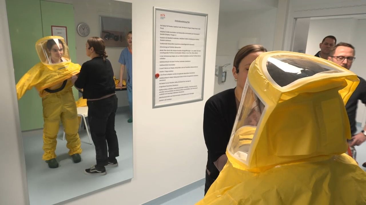 Video: Für den Ernstfall vorbereitet: Isolierstation in München wieder bereit
