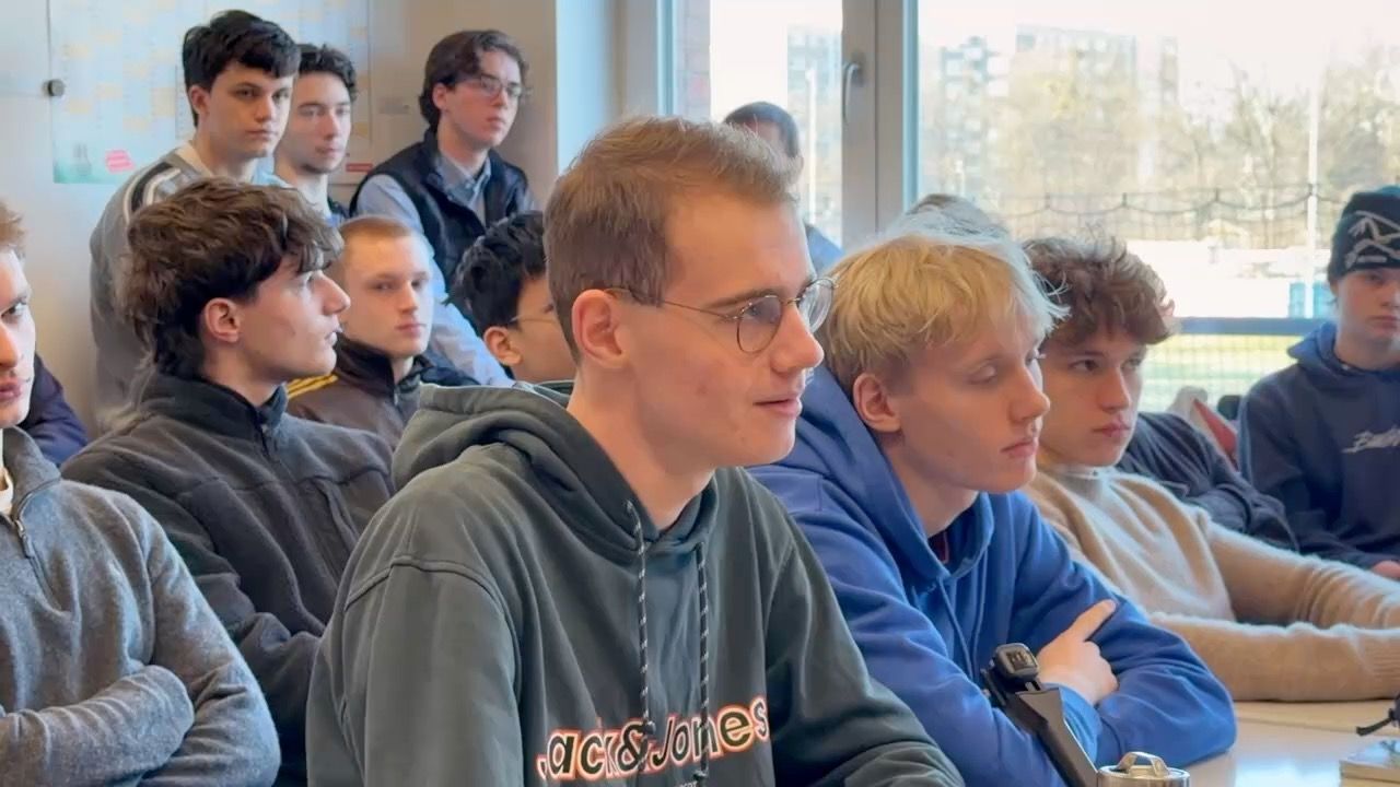 Video: Lebensformen: Wehrdienst-Debatte in Bayern