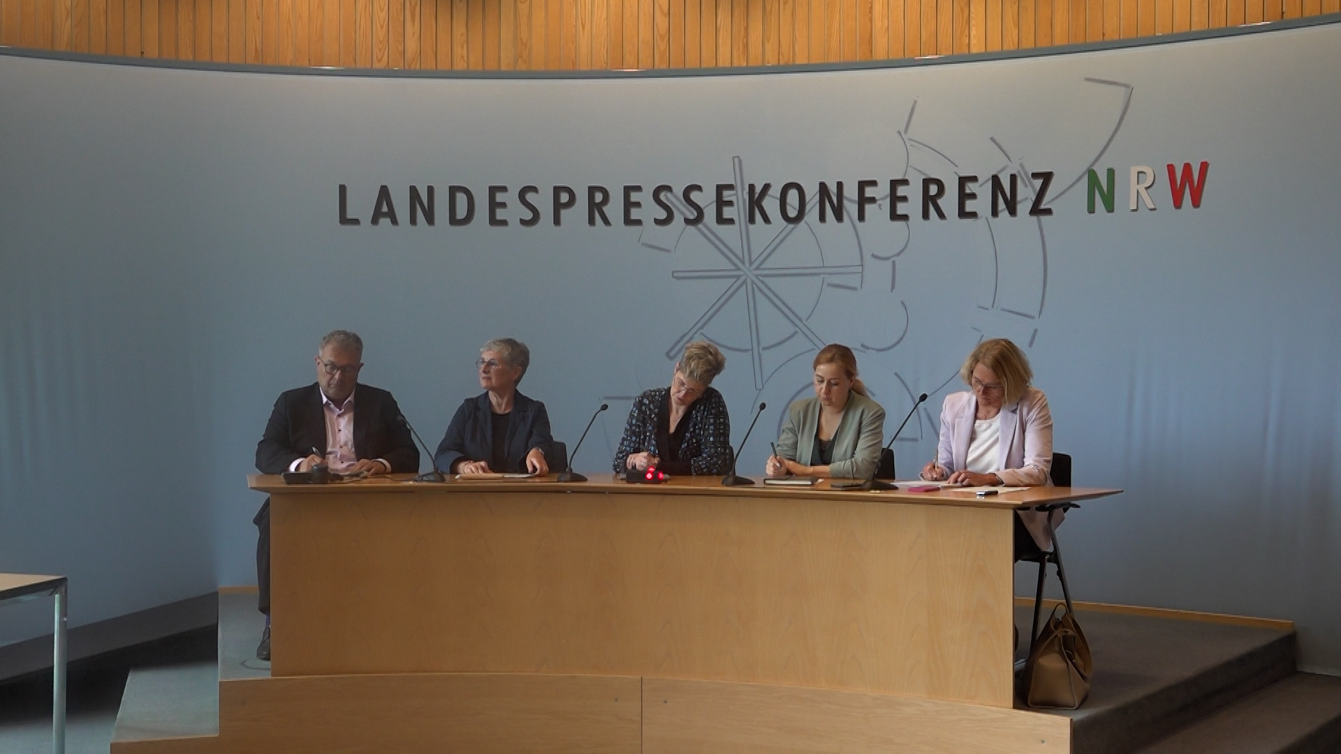 Video: Grüne beraten in NRW über Klima, Wirtschaft und AfD-Verbot