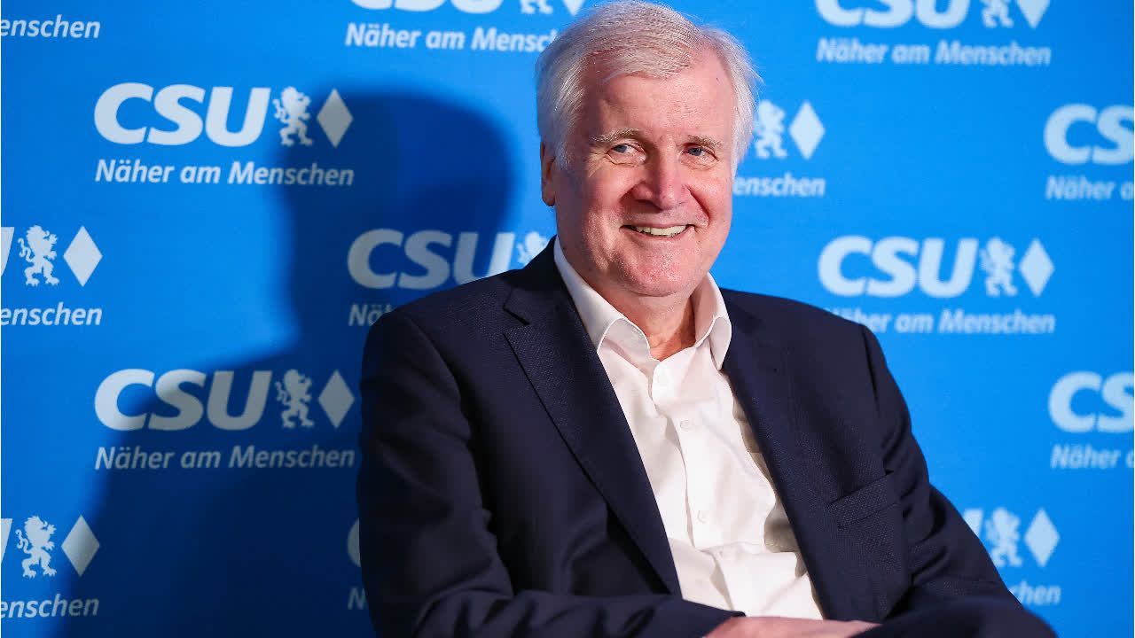 Video: Seehofer kritisiert Merz scharf