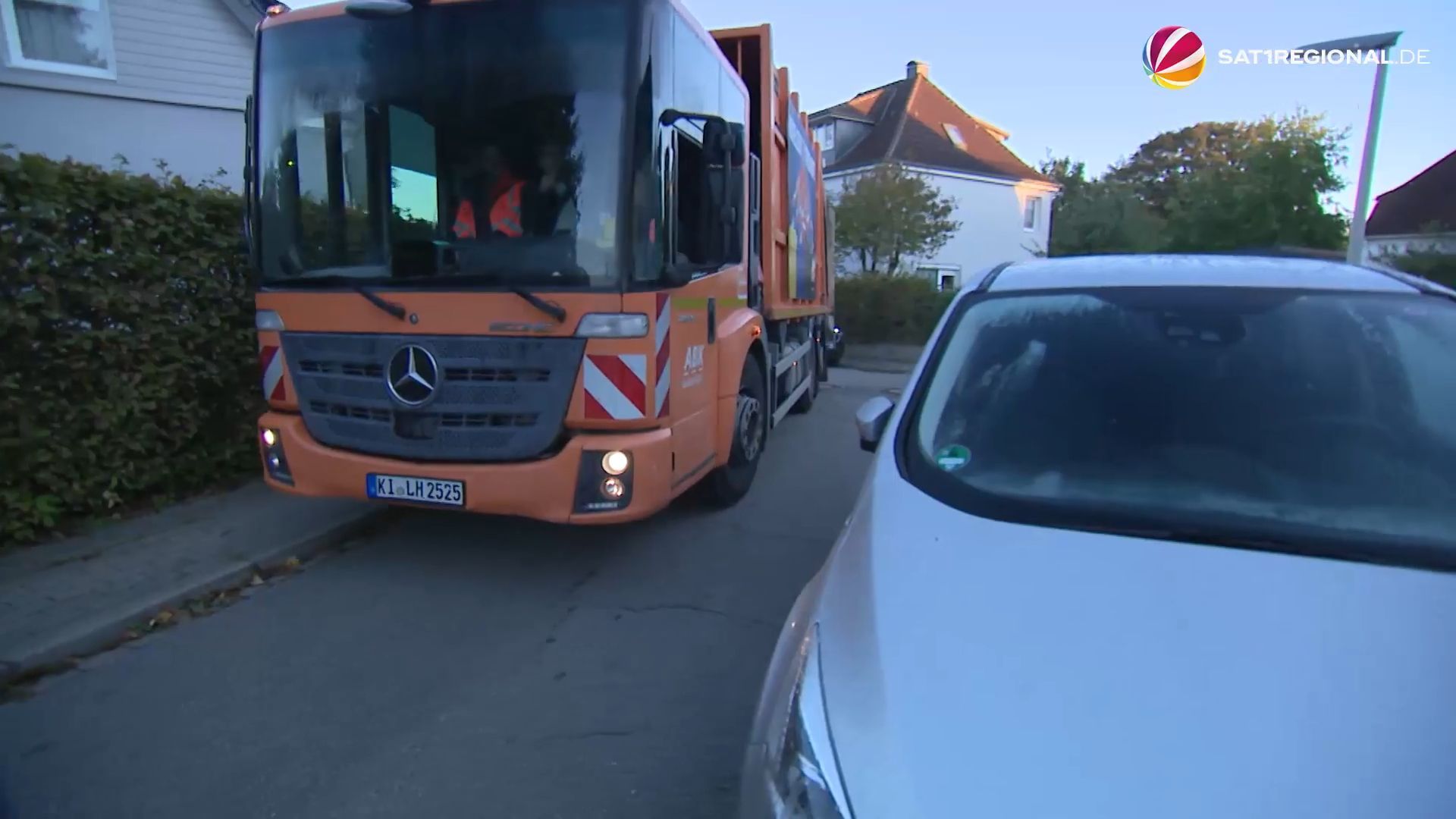 Video: Straßen zugeparkt und zu schmal: Müllabfuhr verweigert Abholung in Kiel