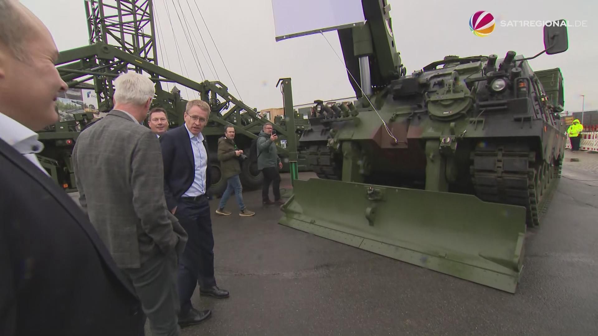 Video: Rheinmetall: Ministerpräsident Günther besucht Standort in Flensburg